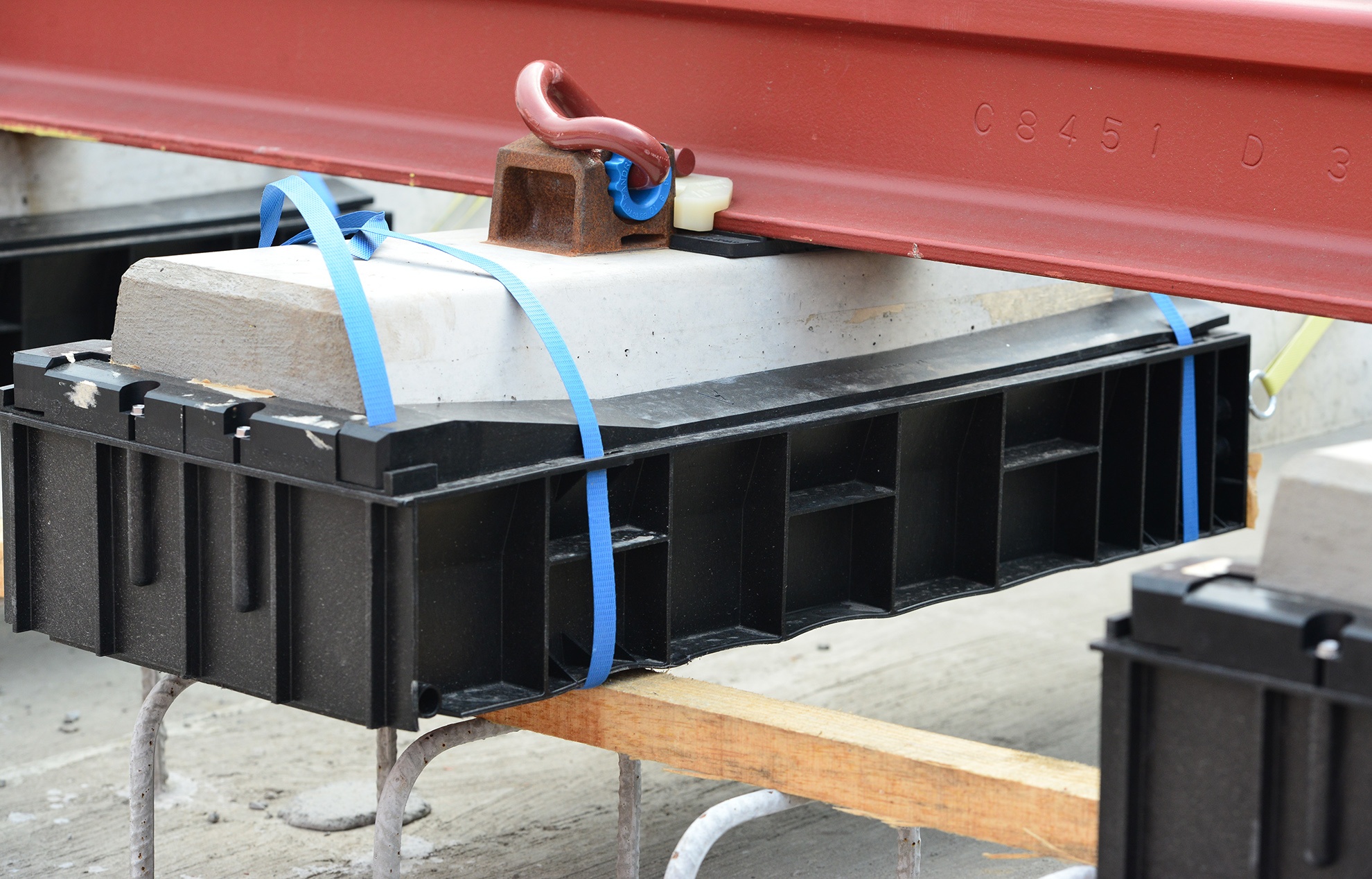 Lap duong ray tuyen metro dau tien o Sai Gon hinh anh