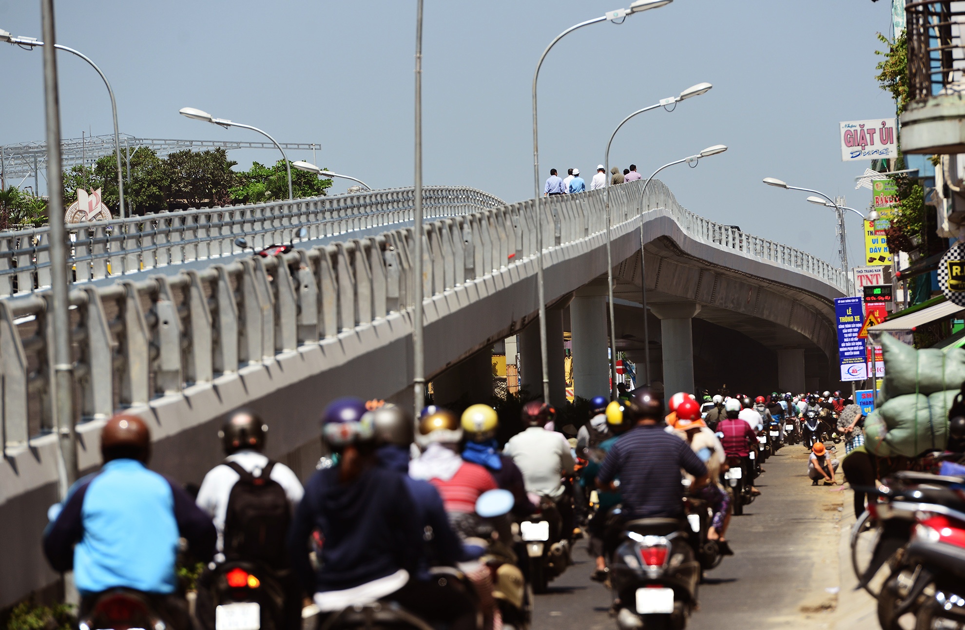 thong xe nhanh con lai cau vuot nga 6 Go Vap anh 4