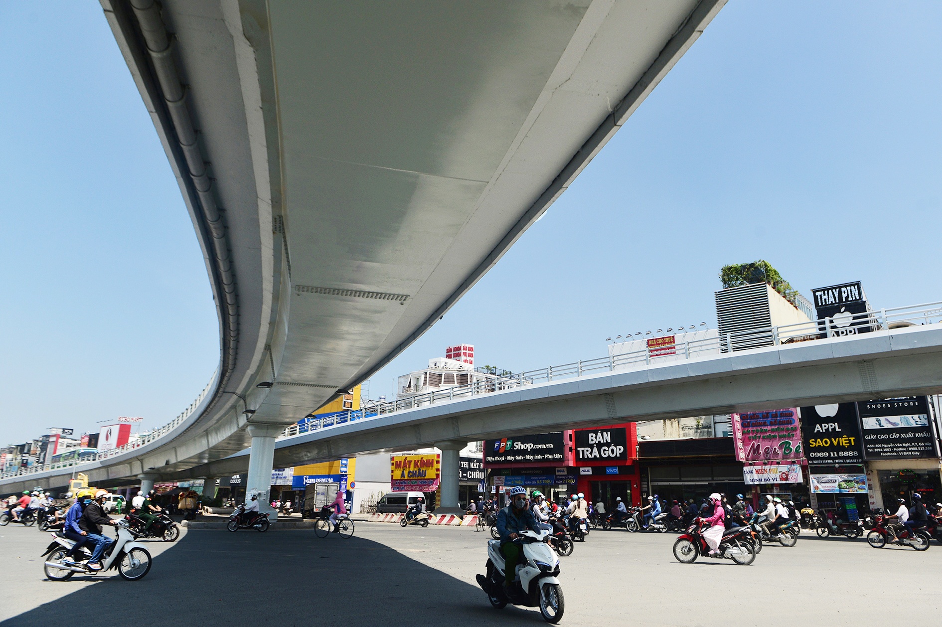 Thong xe cau vuot chu Y o nga 6 Go Vap hinh anh