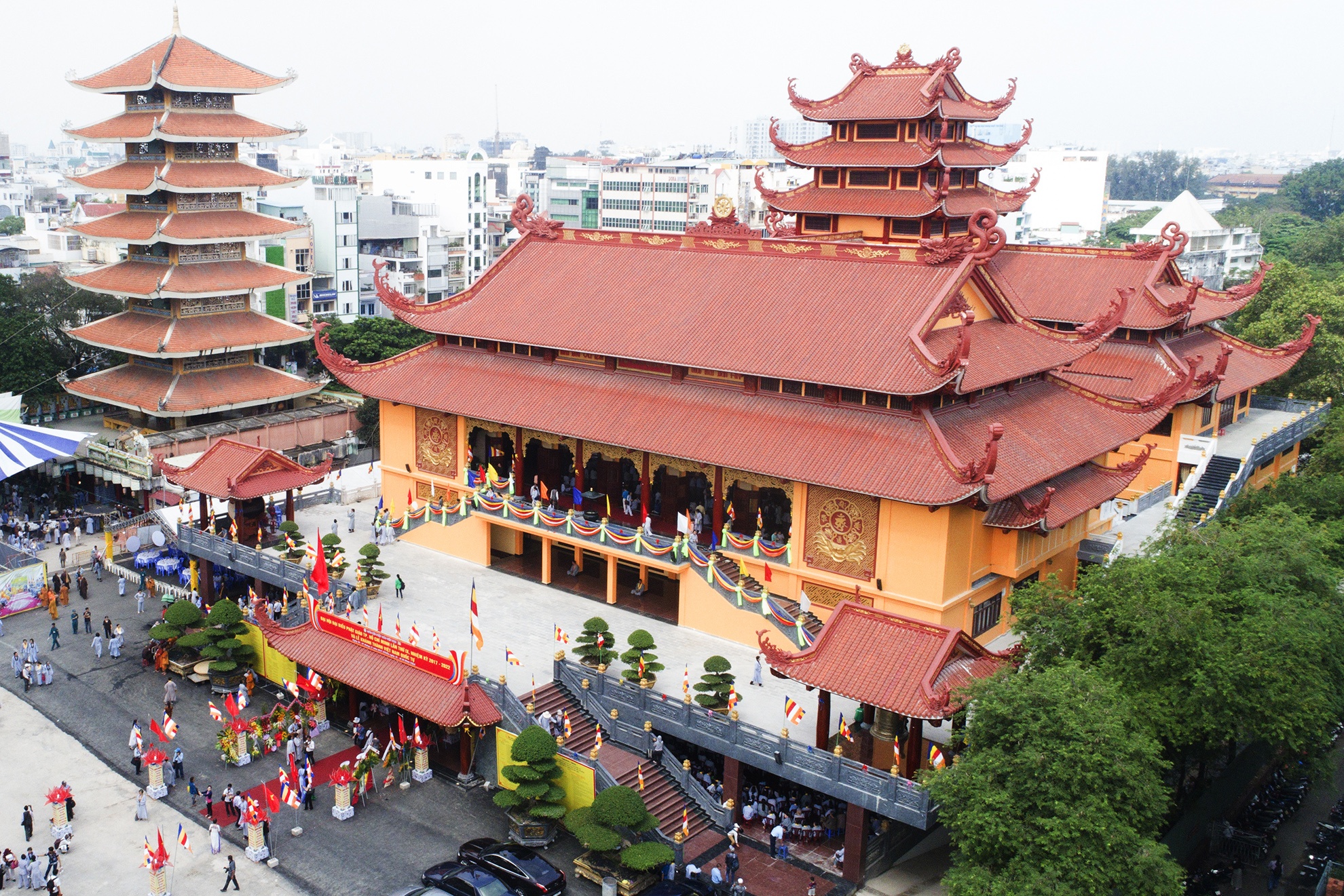 Can canh noi tho xa loi trai tim bat diet cua Bo tat Thich Quang Duc hinh anh