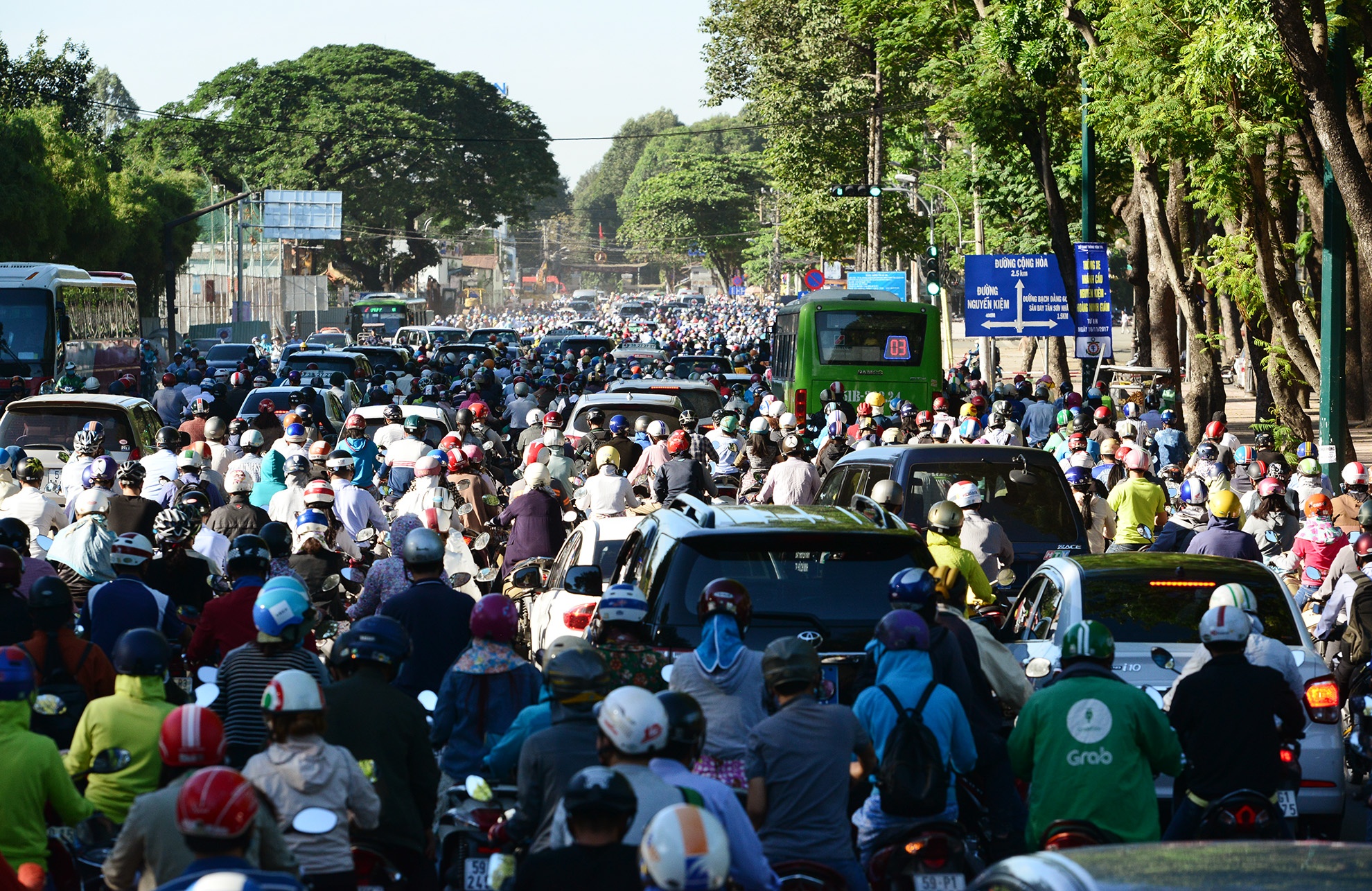 them nhanh cau moi,  duong Hoang Minh Giam ket xe anh 6