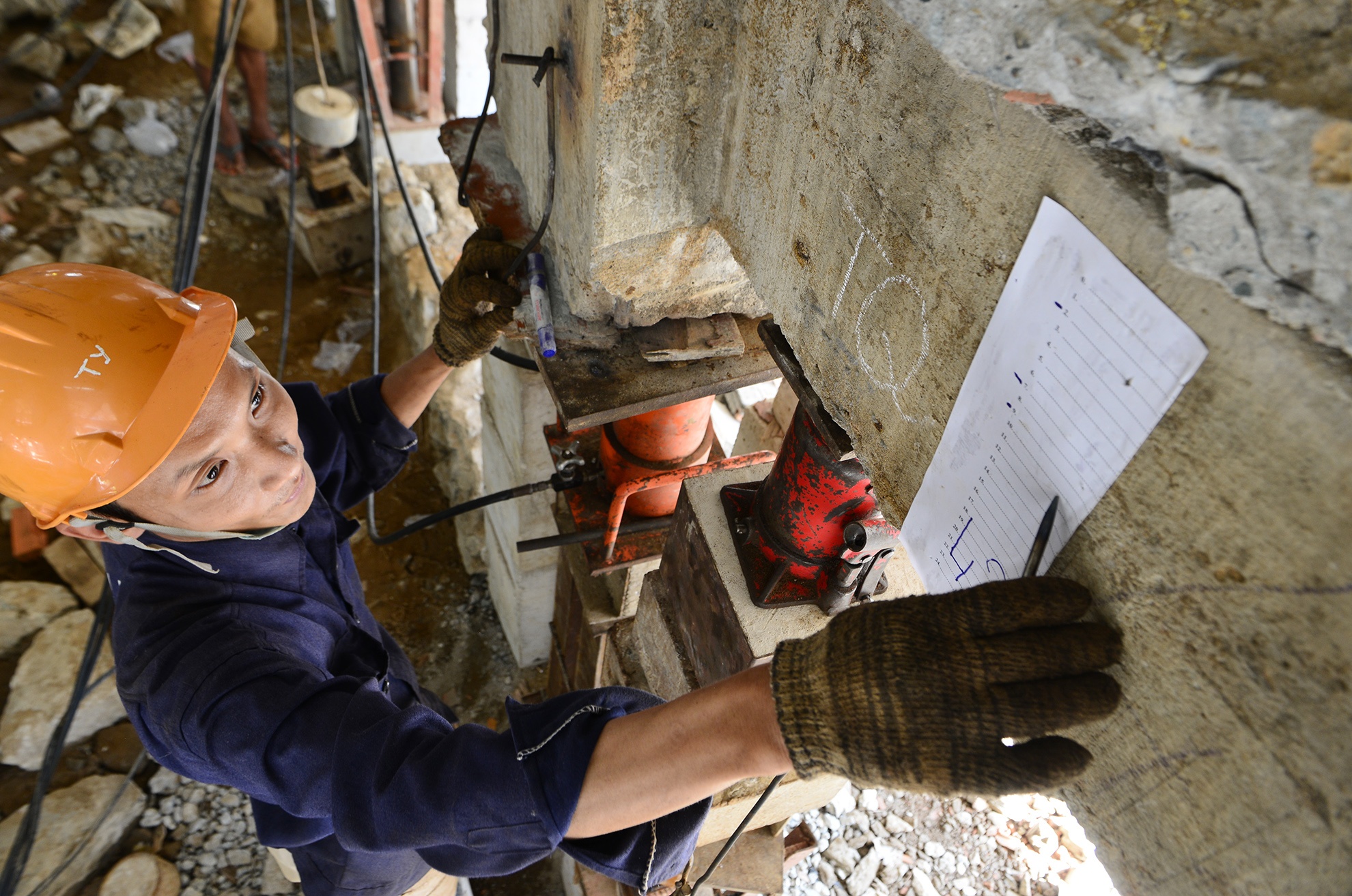 "Than den" nang giang duong chua nang 2.000 tan o anh 6