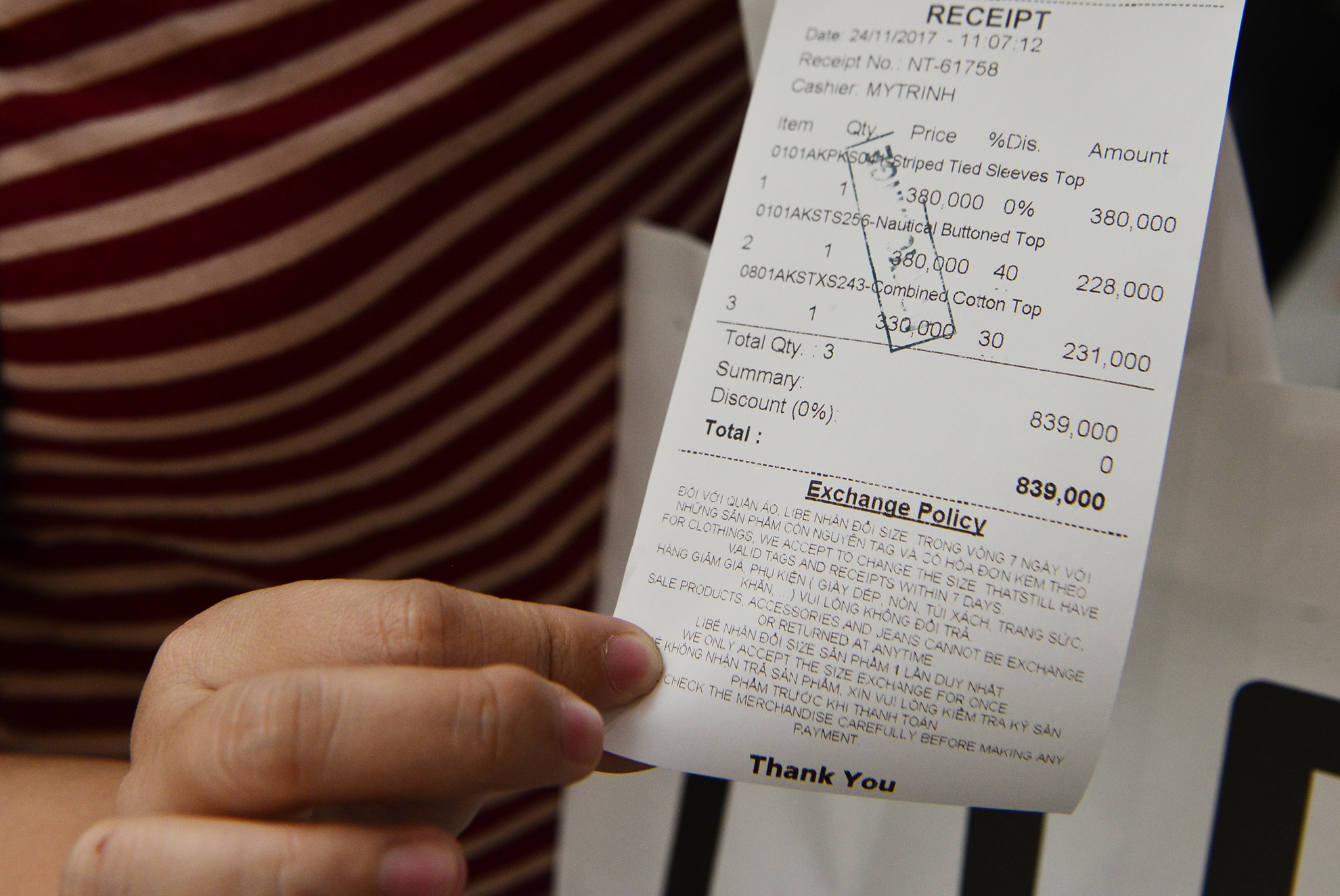 Nguoi Sai Gon do ve TTTM sam hang giam gia ngay Bl anh 20