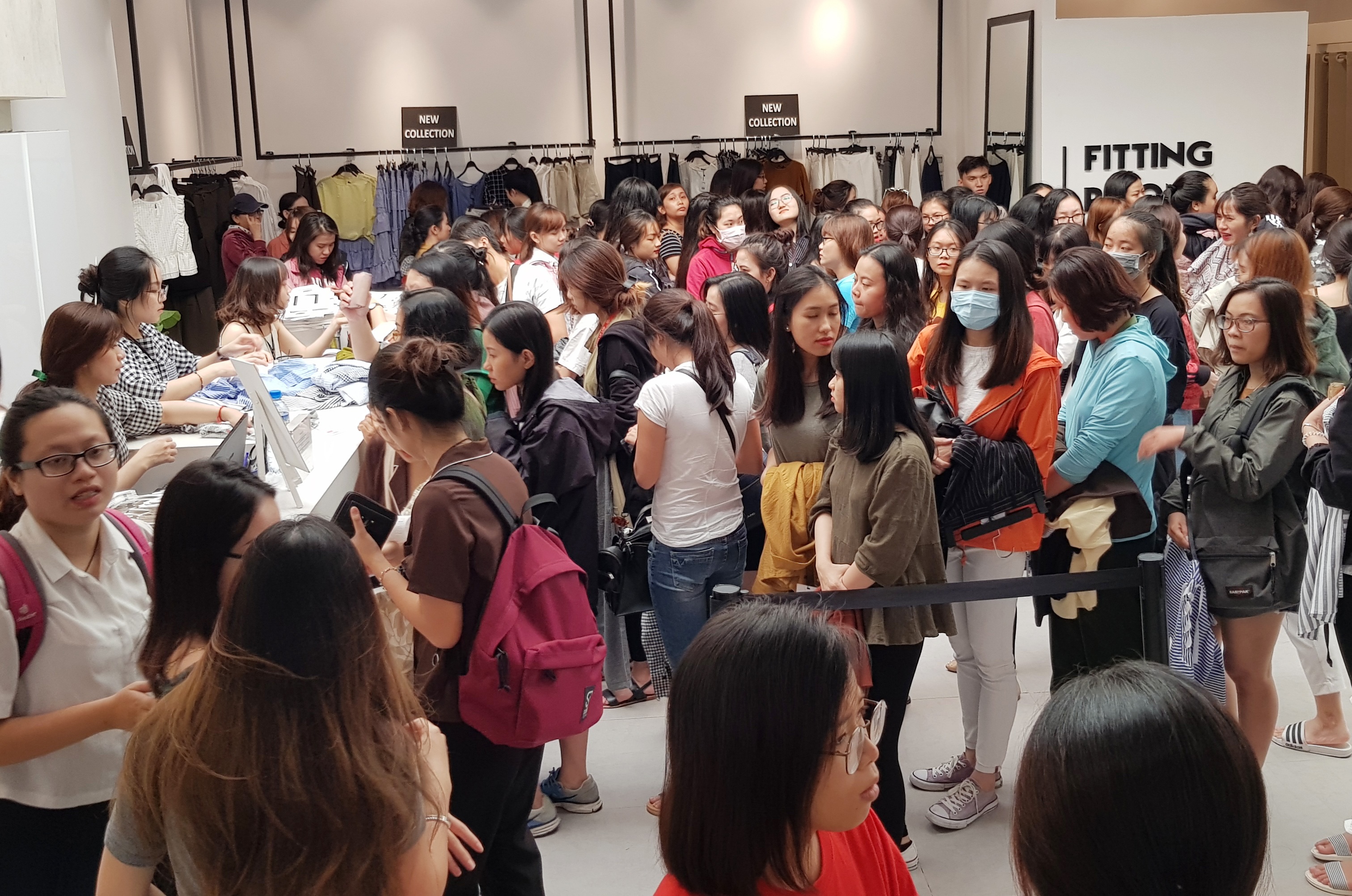 Mua sam ngay Black Friday o Sai Gon hinh anh