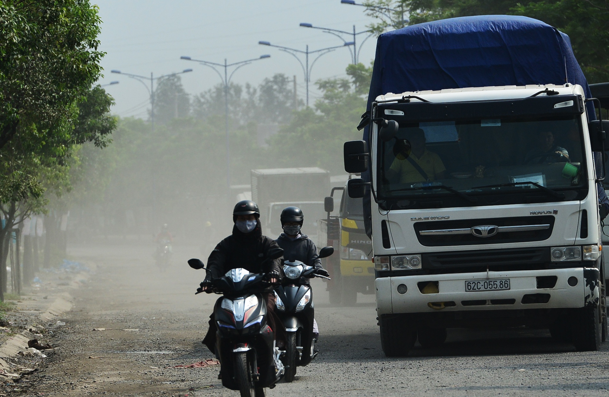 Can canh tuyen duong hong do khong co xe luu thong anh 14