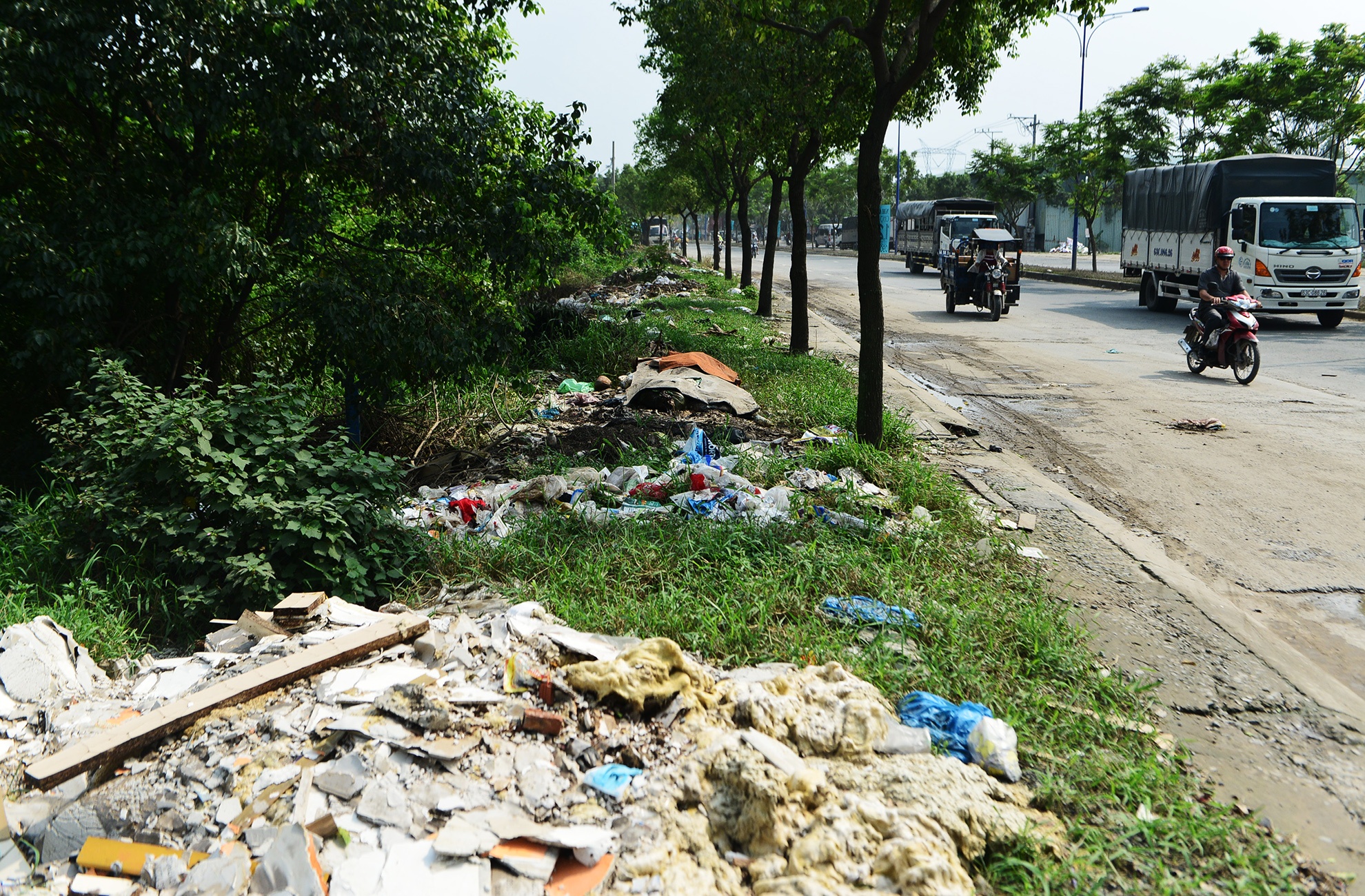 Can canh tuyen duong hong do khong co xe luu thong anh 17