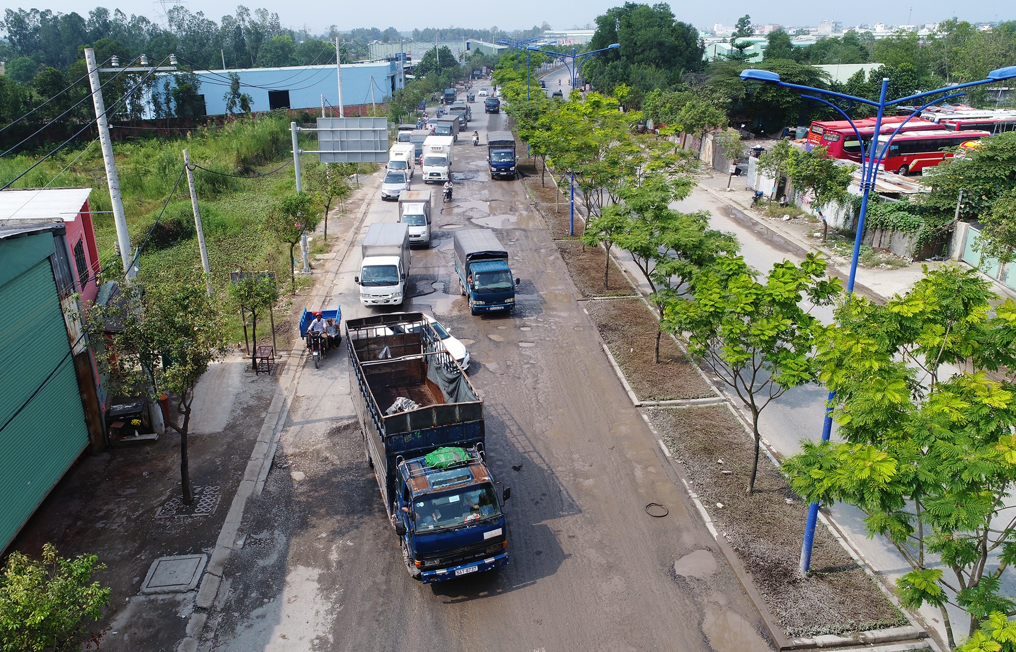 Can canh tuyen duong hong do khong co xe luu thong anh 4