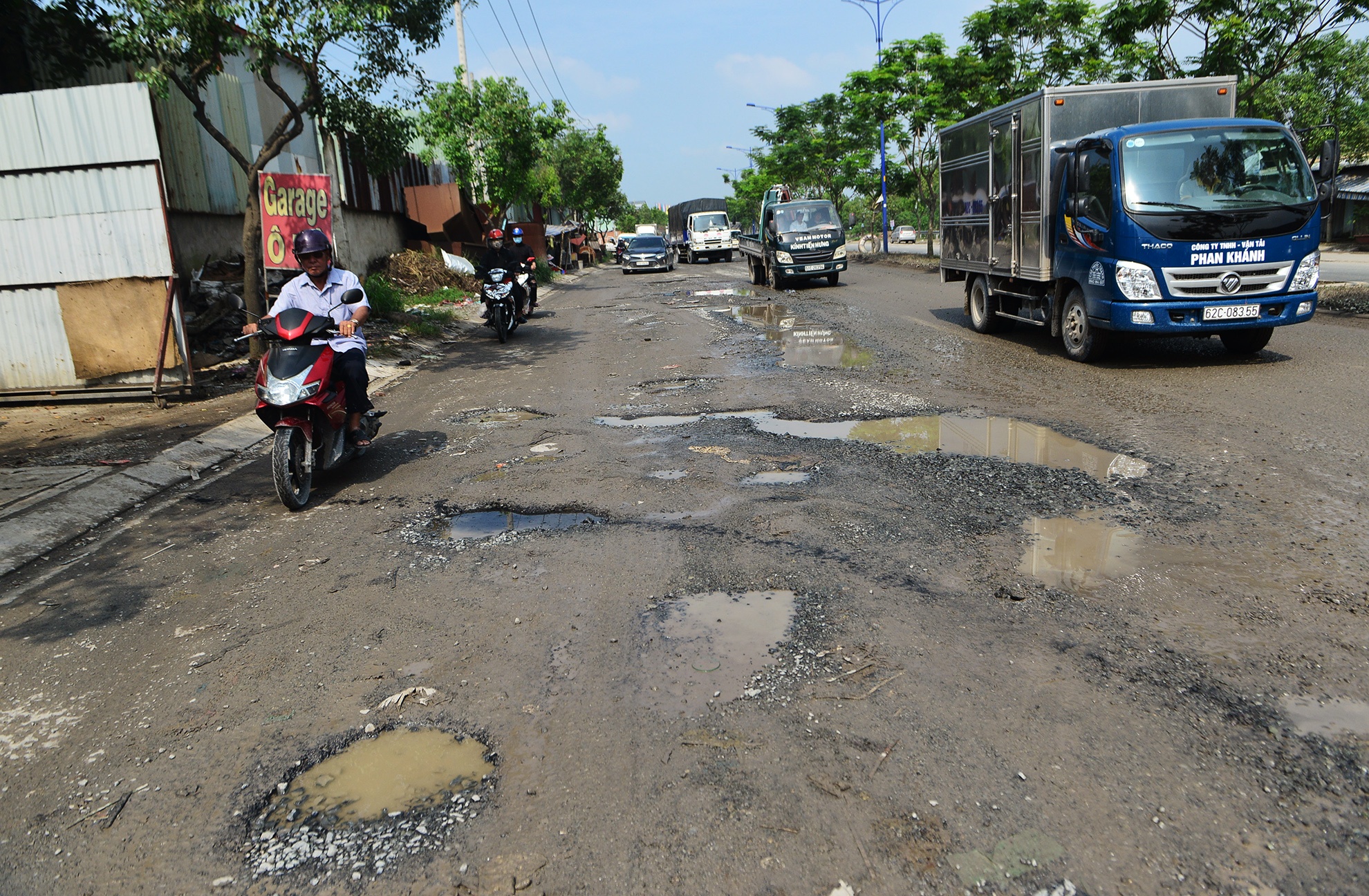 Can canh tuyen duong hong do khong co xe luu thong anh 9