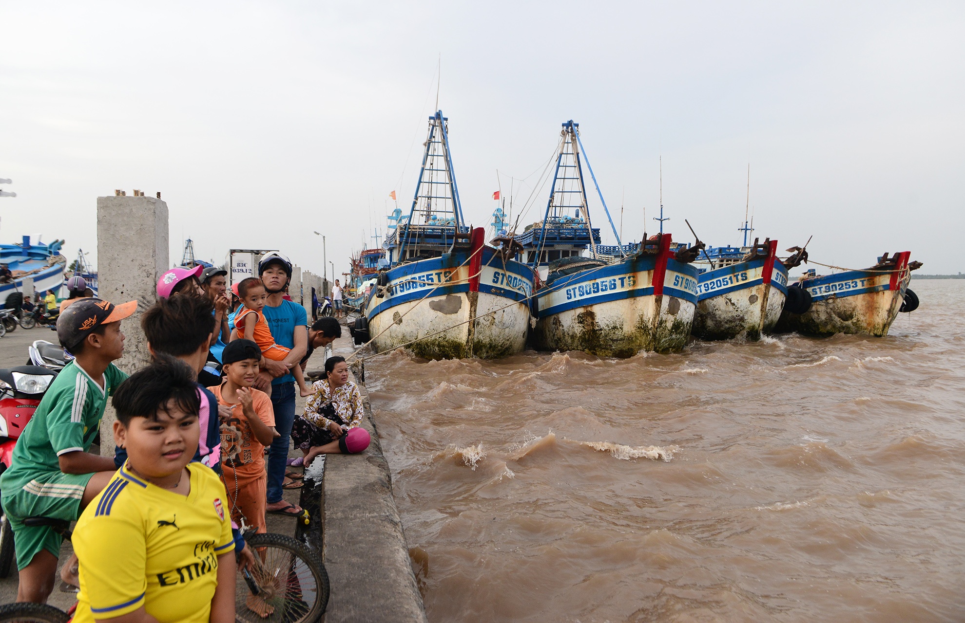 bao Tembin do bo vao mien Tay anh 11