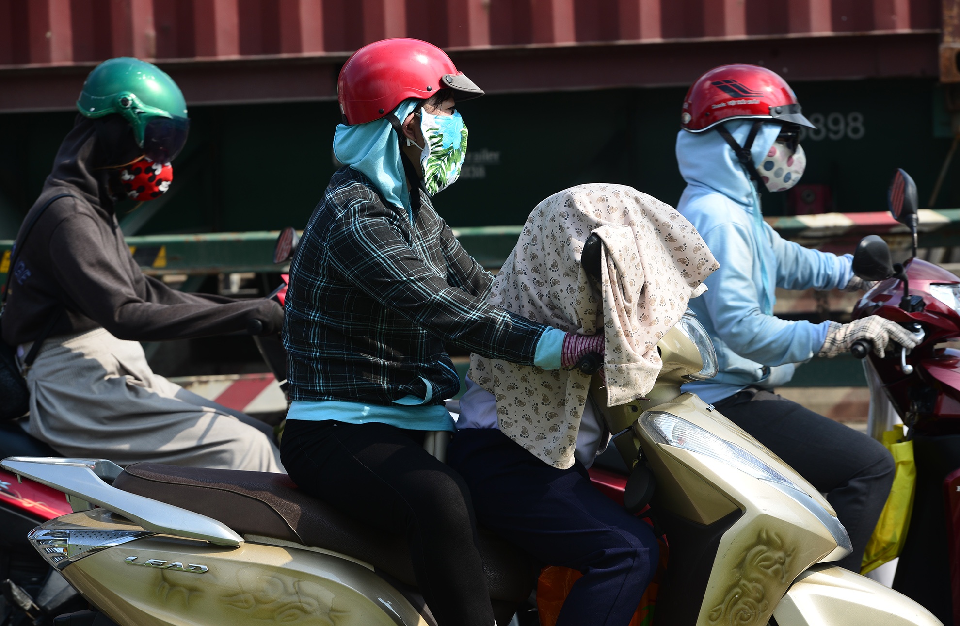 Xe co dac kin tren Xa lo Ha Noi vao ngay cuoi nam anh 14