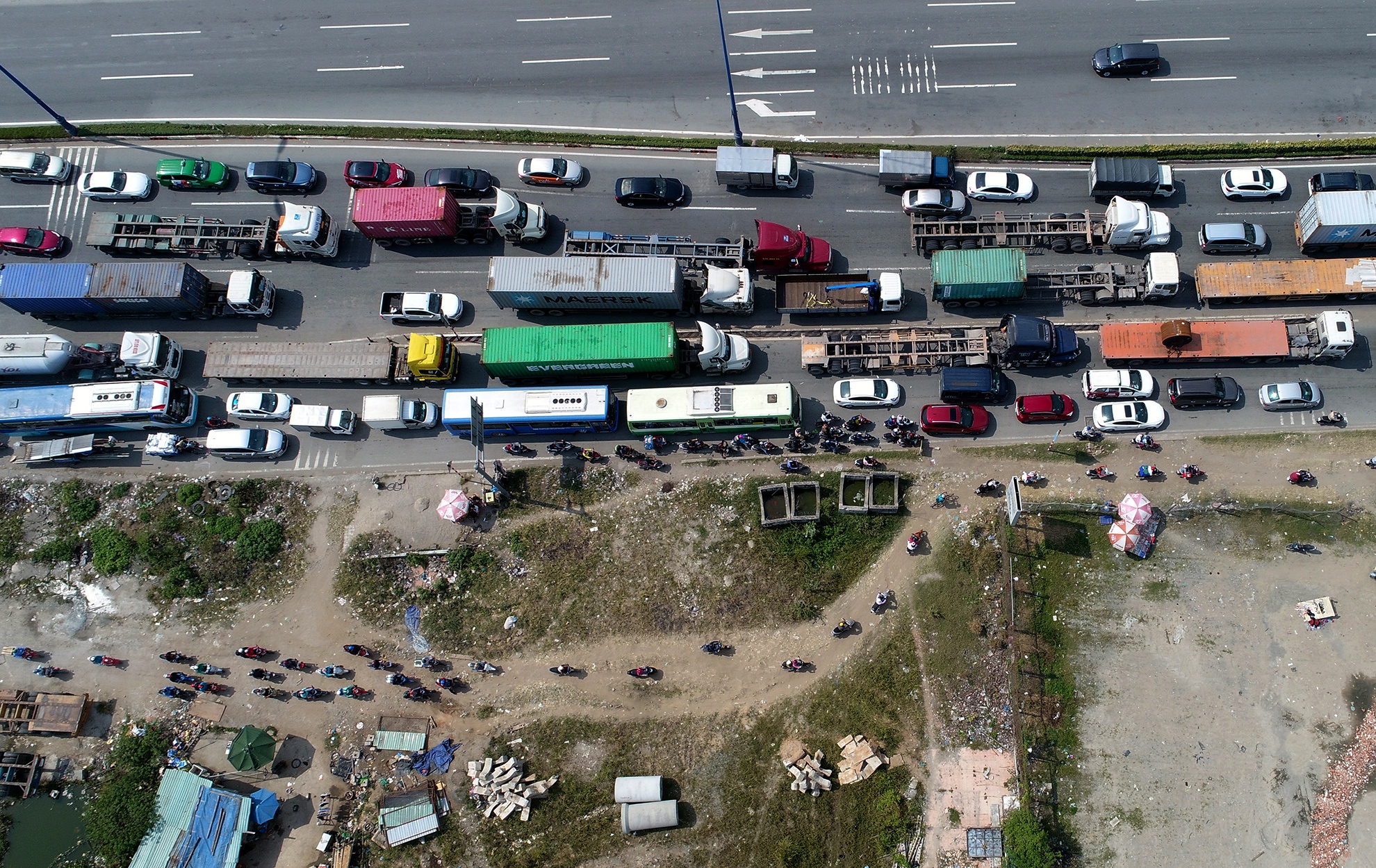 Xe co dac kin tren Xa lo Ha Noi vao ngay cuoi nam anh 15