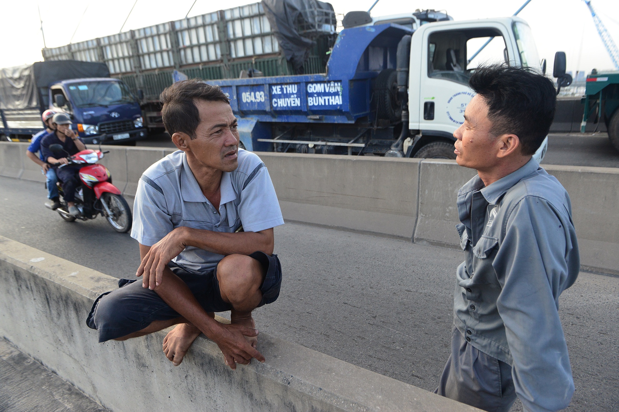 Toa canh giao thong vao cang Cat Lai anh 11