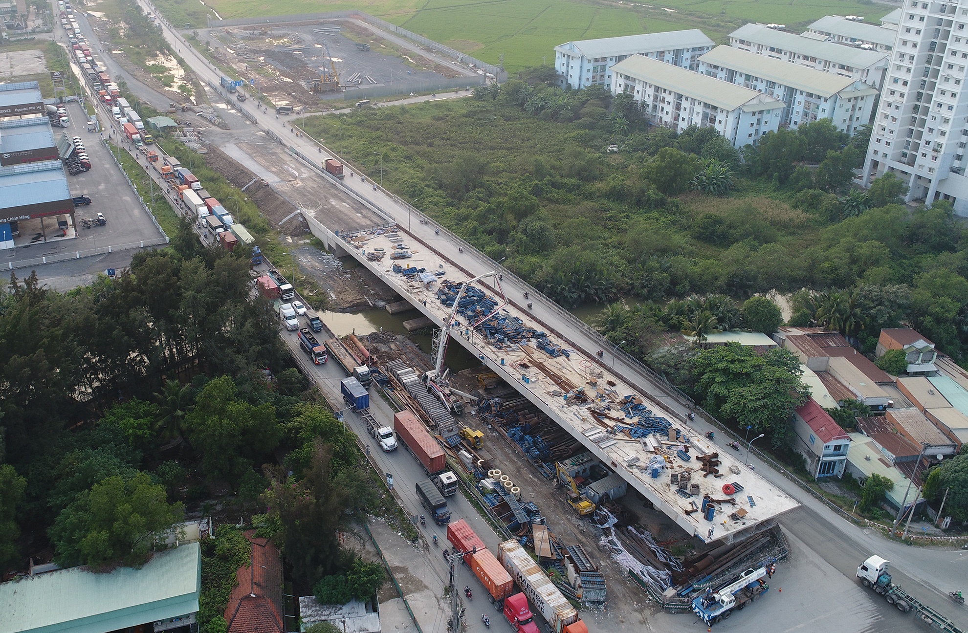 Toa canh giao thong vao cang Cat Lai anh 13