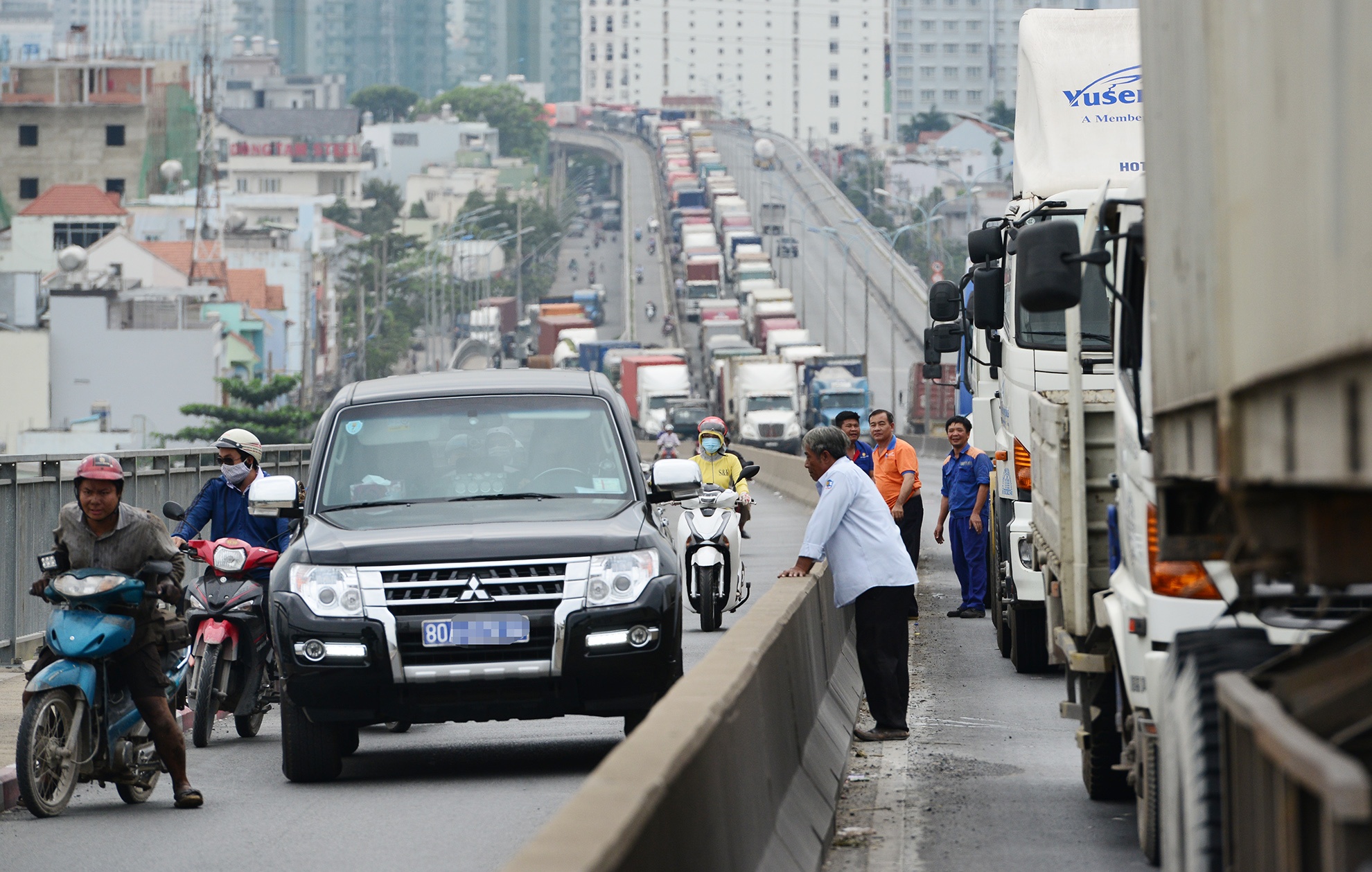 Toa canh giao thong vao cang Cat Lai anh 28
