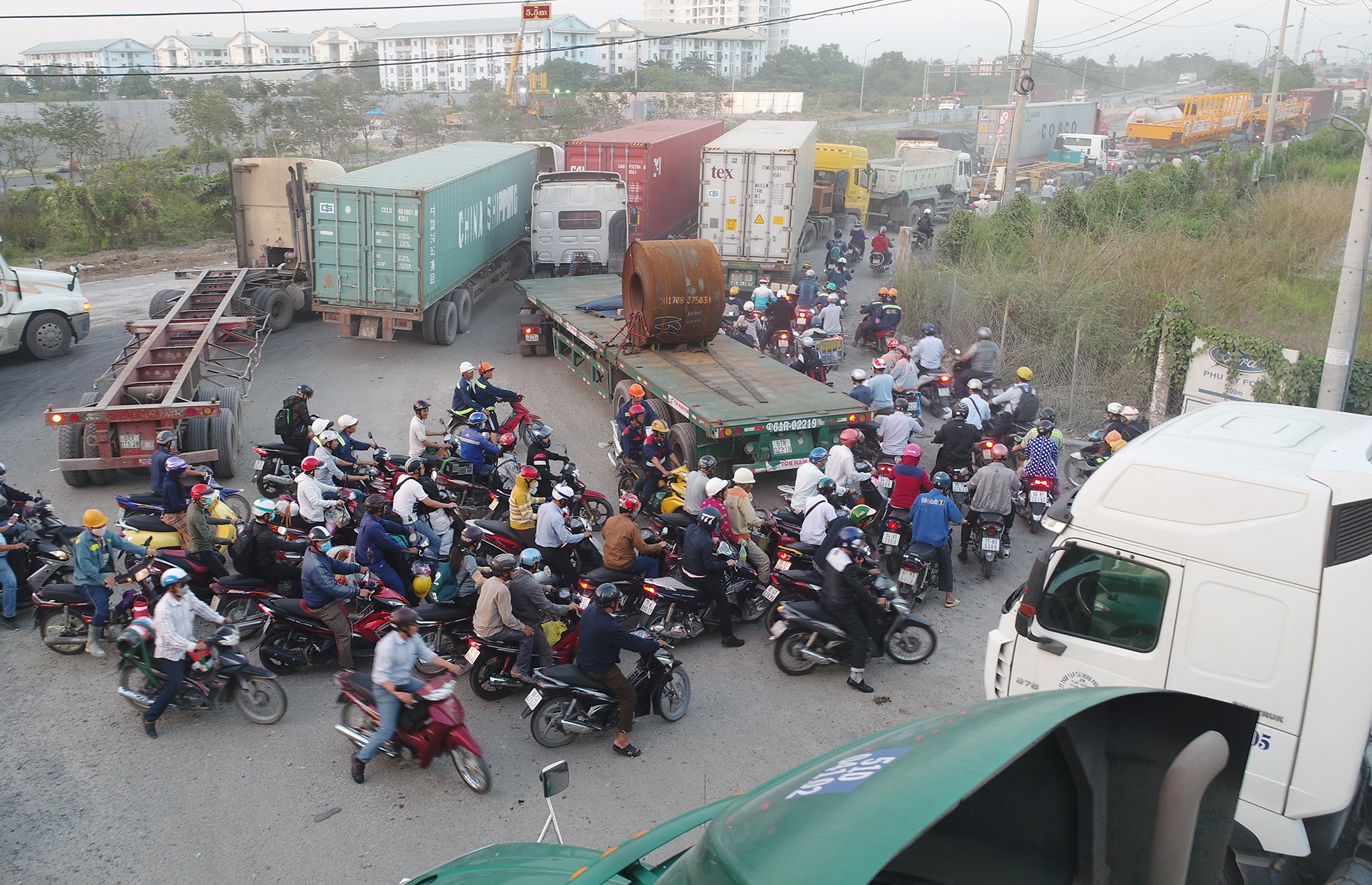 Toa canh giao thong vao cang Cat Lai anh 29