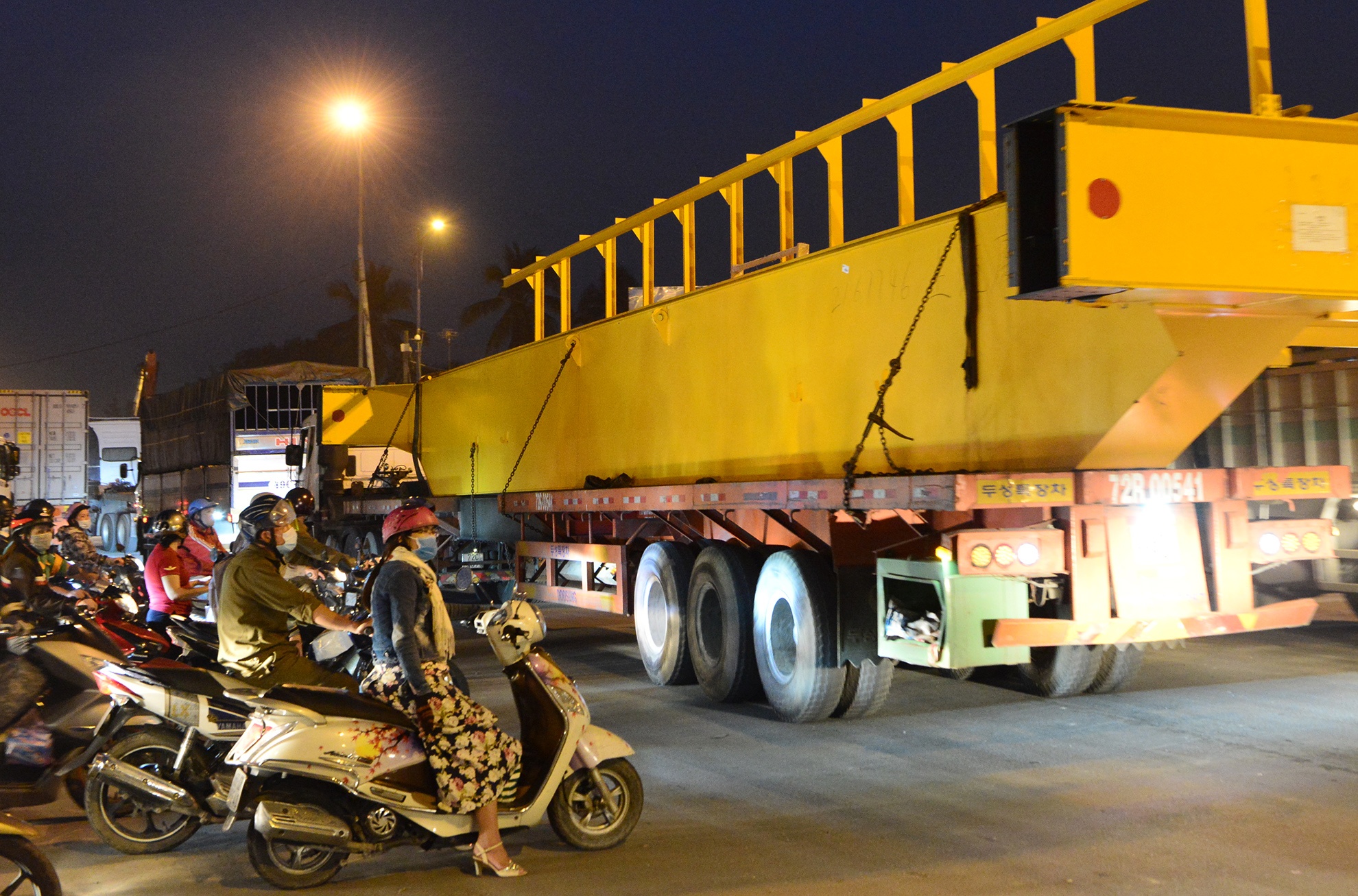 Toa canh giao thong vao cang Cat Lai anh 31