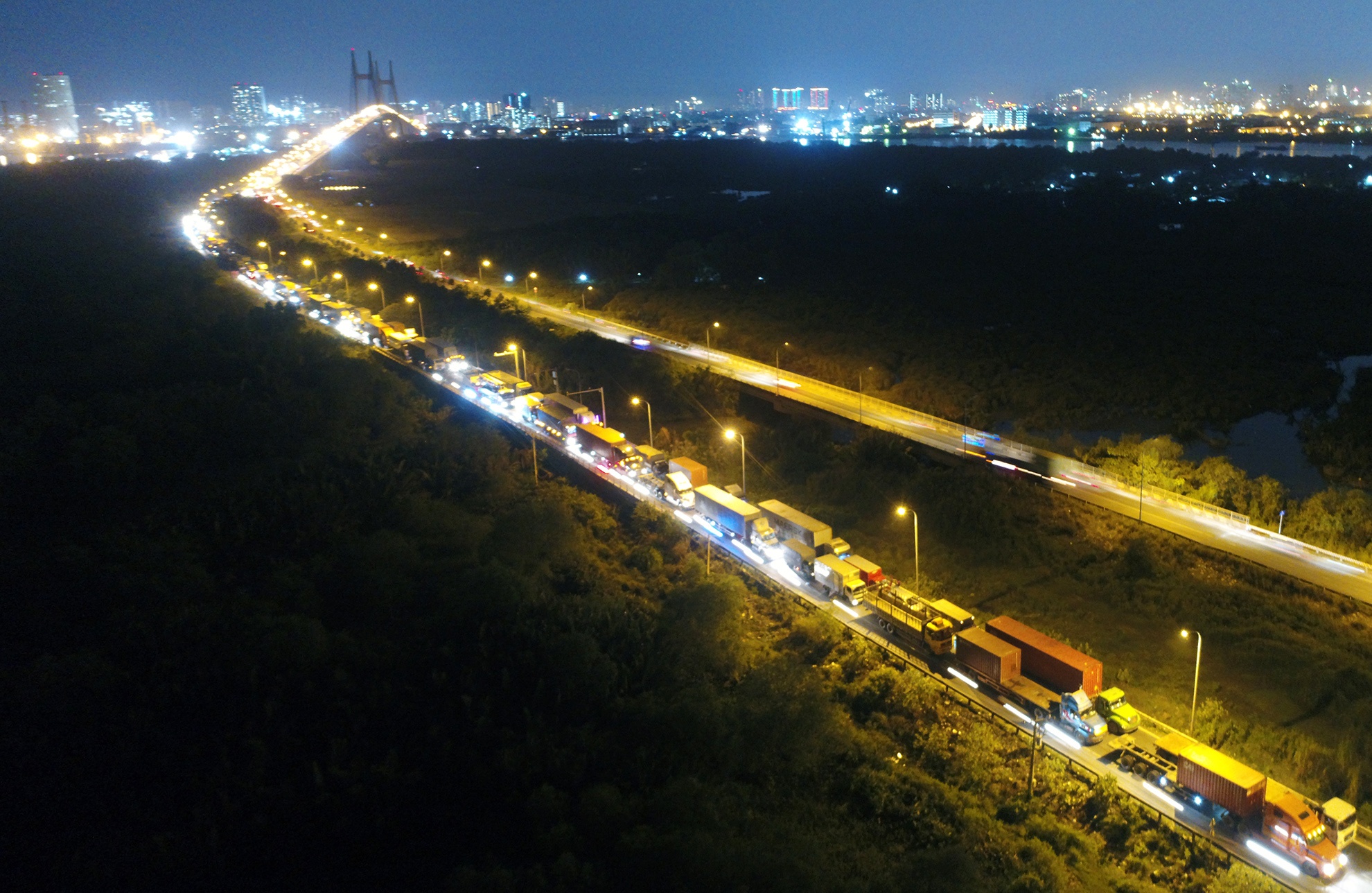 Toa canh giao thong vao cang Cat Lai anh 34