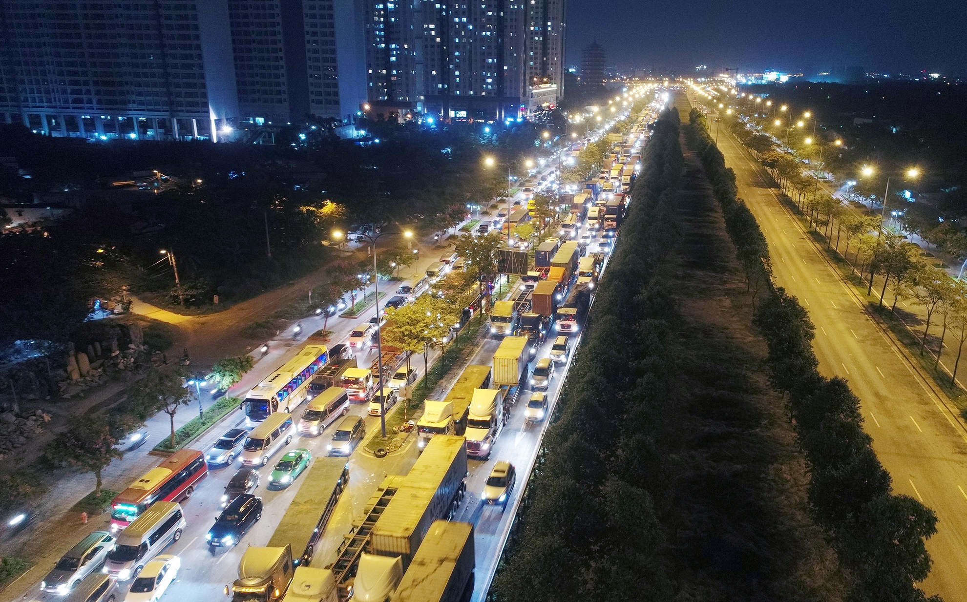 Toa canh giao thong vao cang Cat Lai anh 54