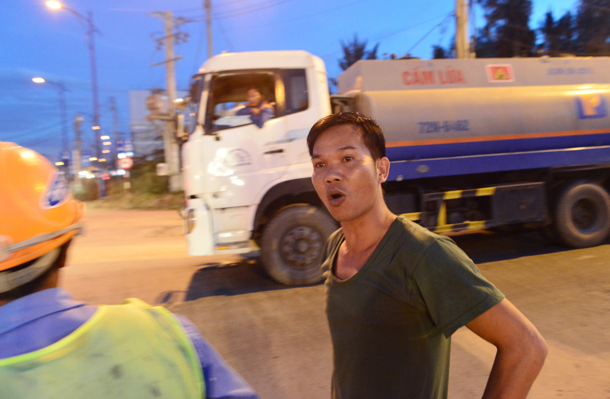 Toa canh giao thong vao cang Cat Lai anh 20