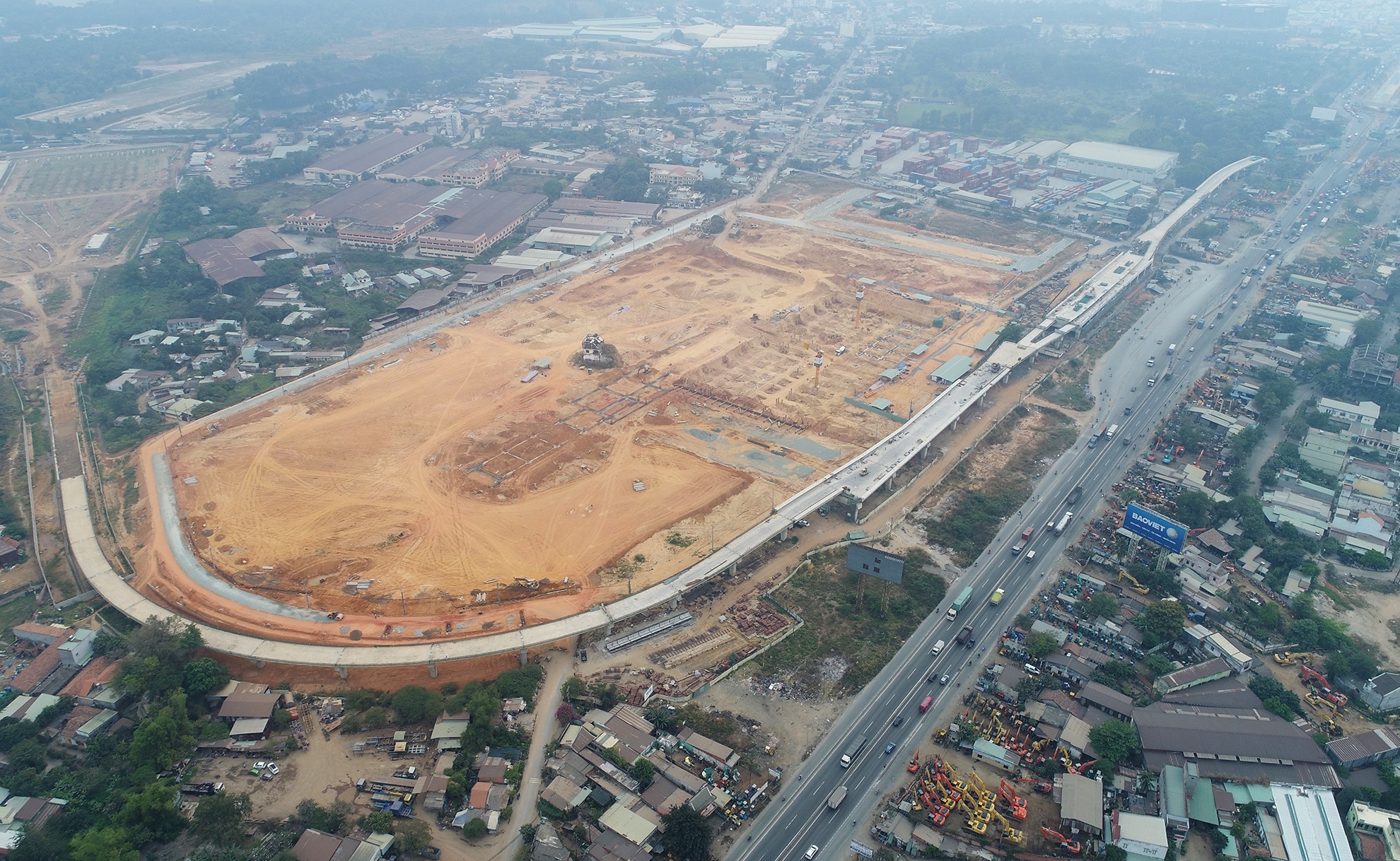 Ben xe Mien Dong cham tien do anh 1