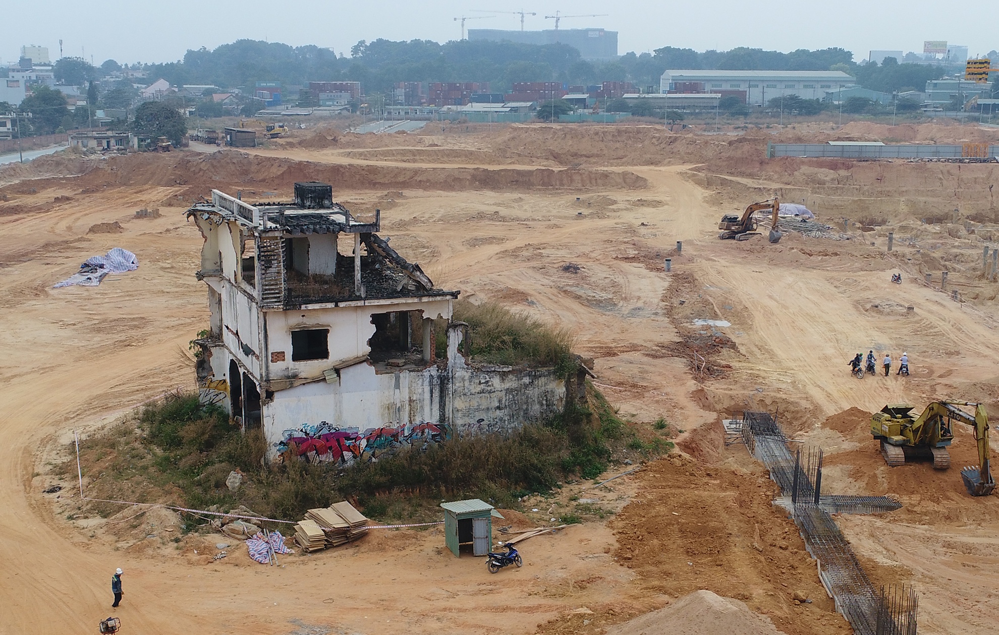 Ben xe Mien Dong cham tien do anh 5