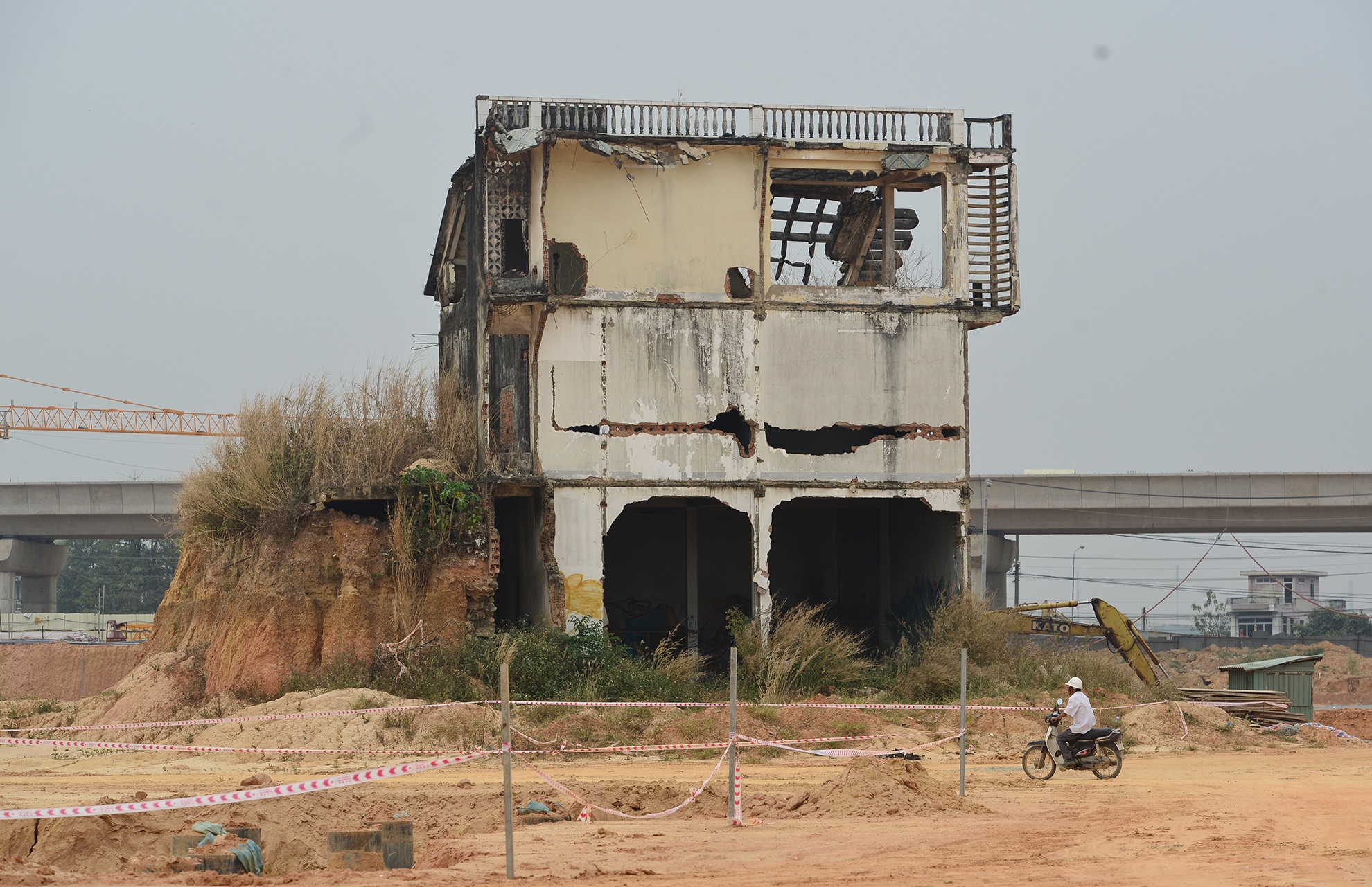 Ben xe Mien Dong cham tien do anh 6