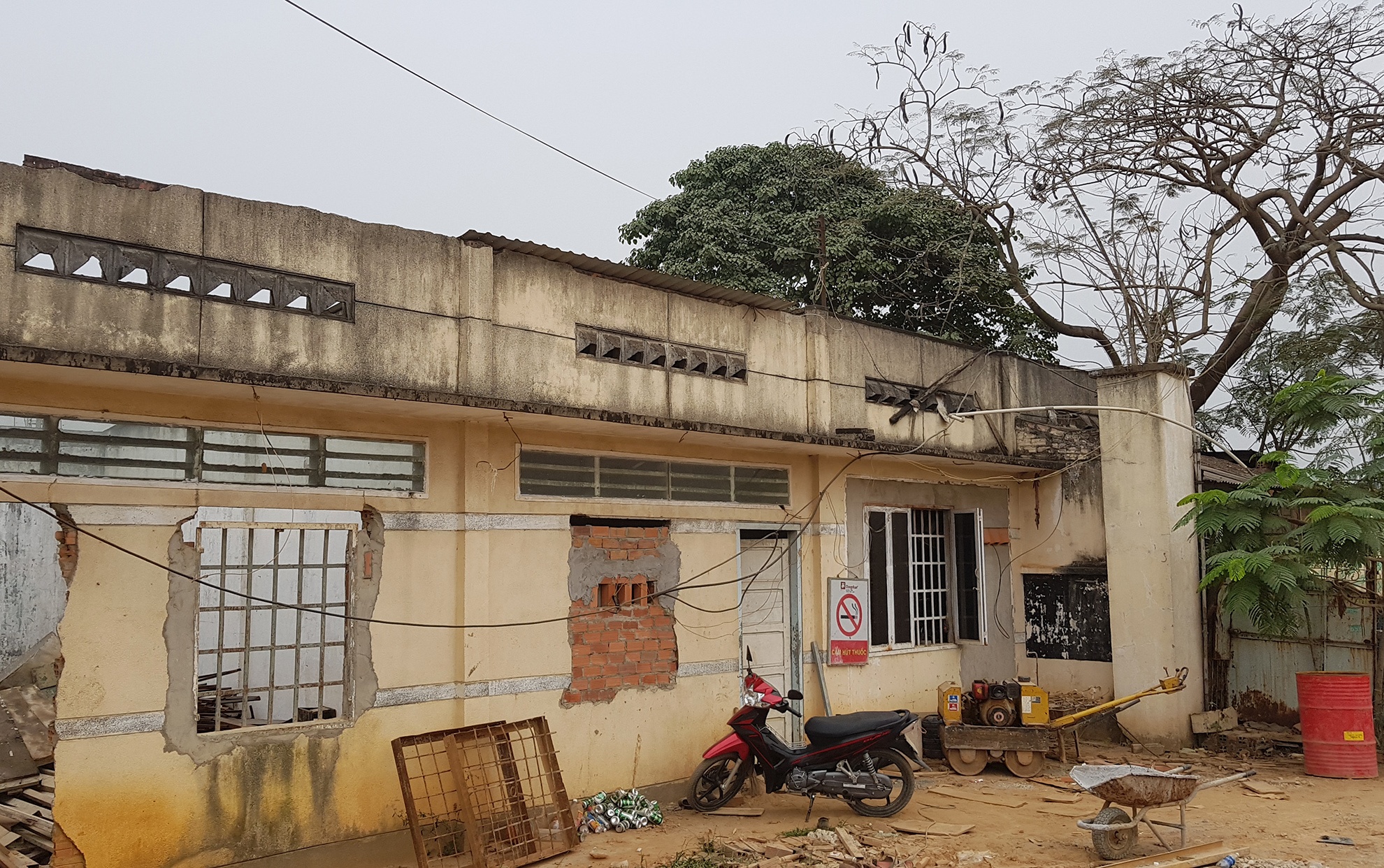 Ben xe Mien Dong cham tien do anh 8