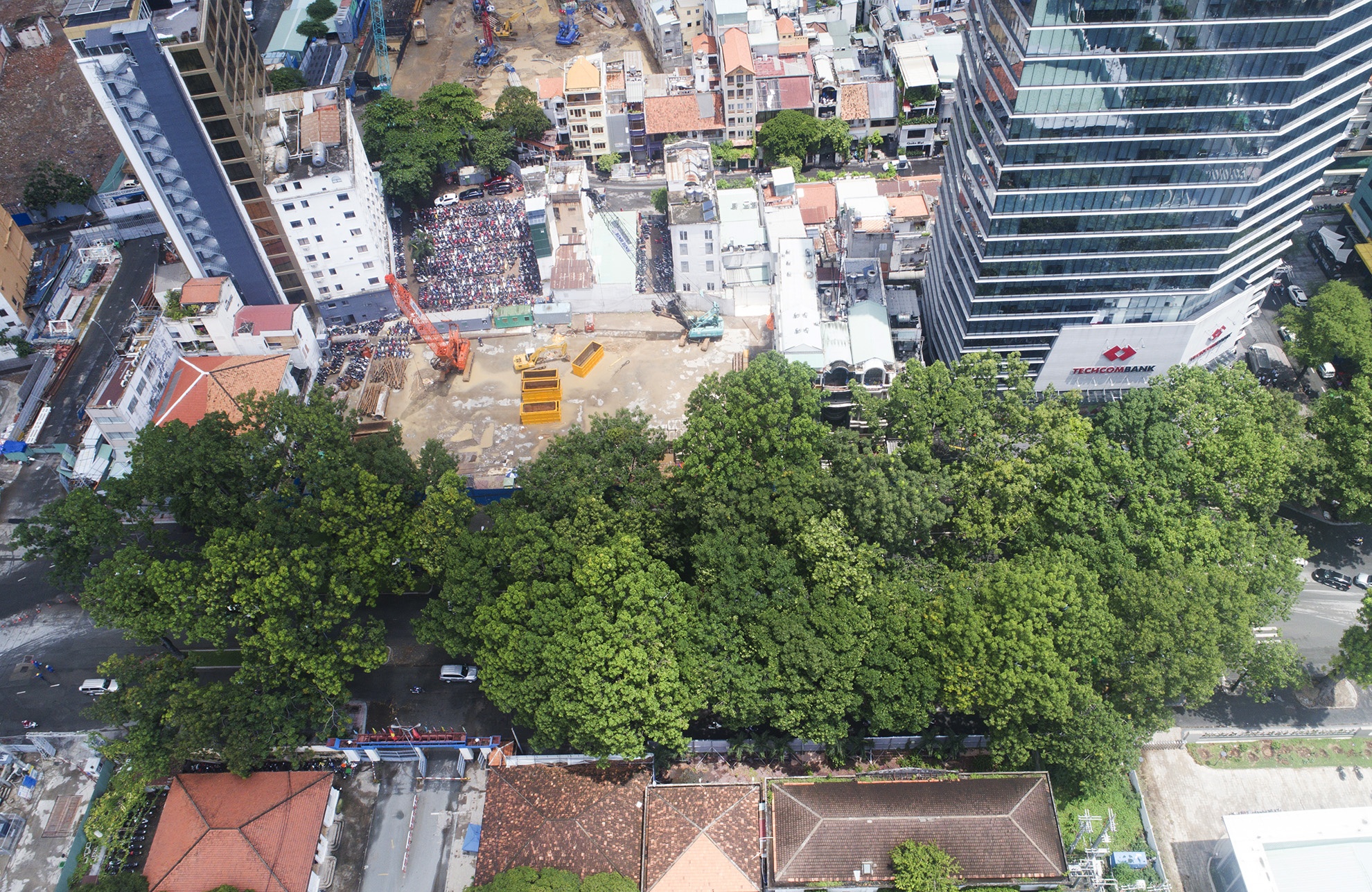 hang cay duong Ton Duc Thang truoc va sau khi don anh 31