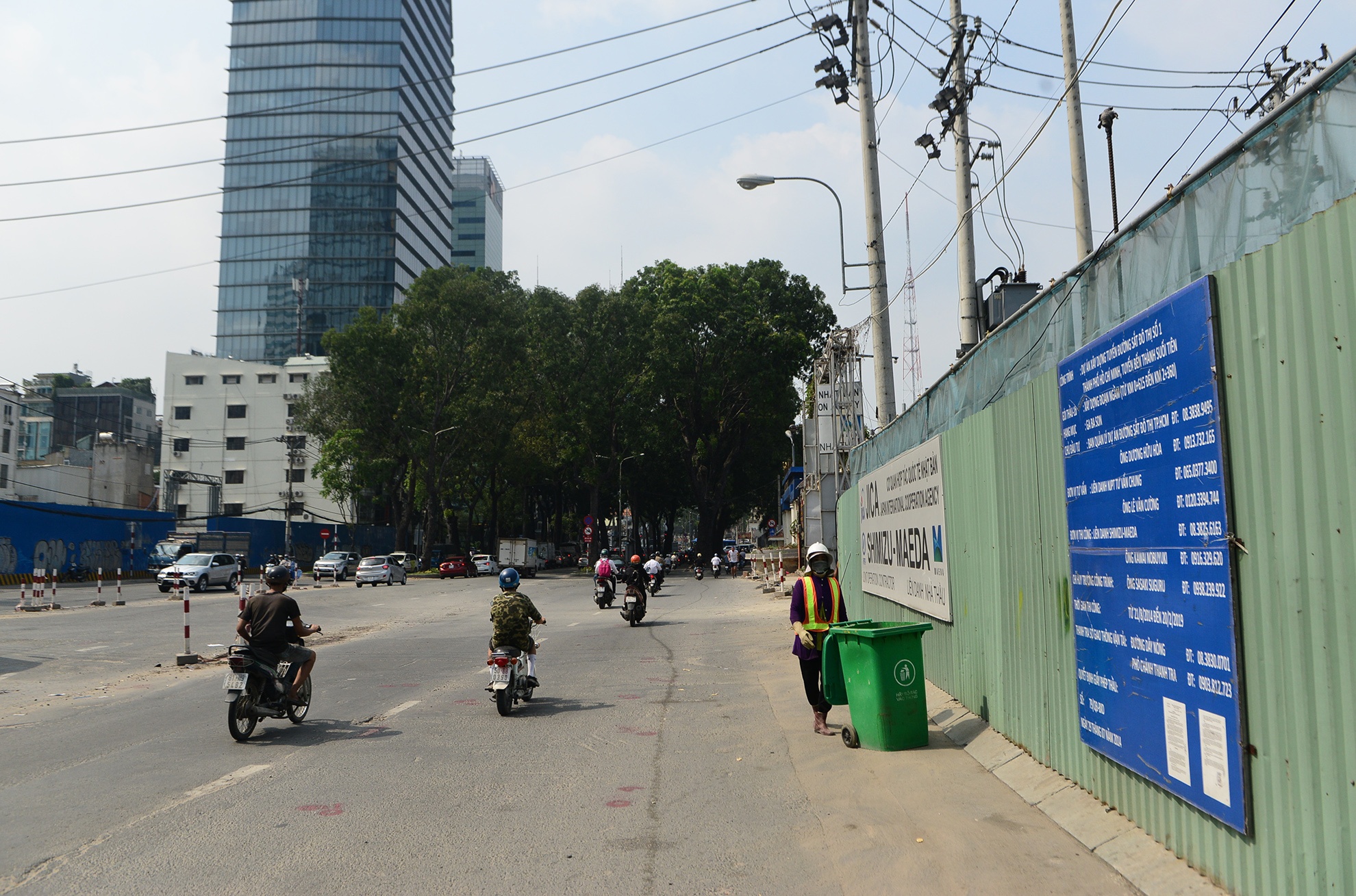 hang cay duong Ton Duc Thang truoc va sau khi don anh 34