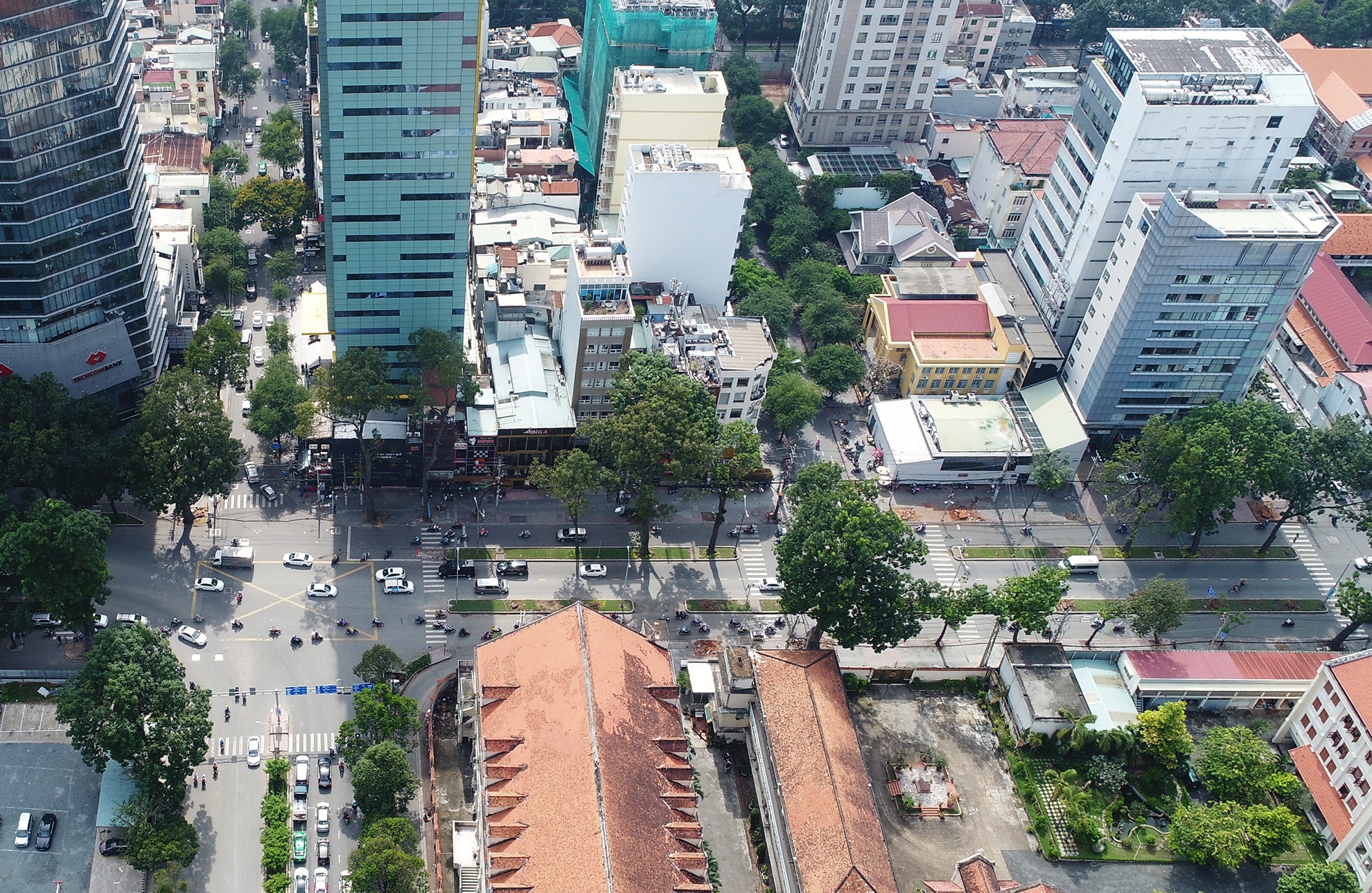 hang cay duong Ton Duc Thang truoc va sau khi don anh 4