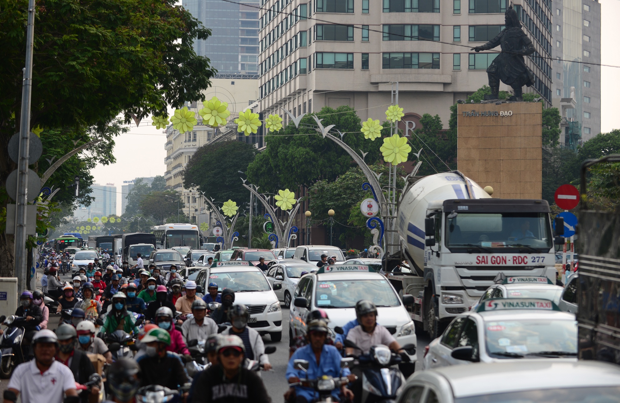 nhieu tuyen duong o Sai Gon ket xe dip can Tet anh 12