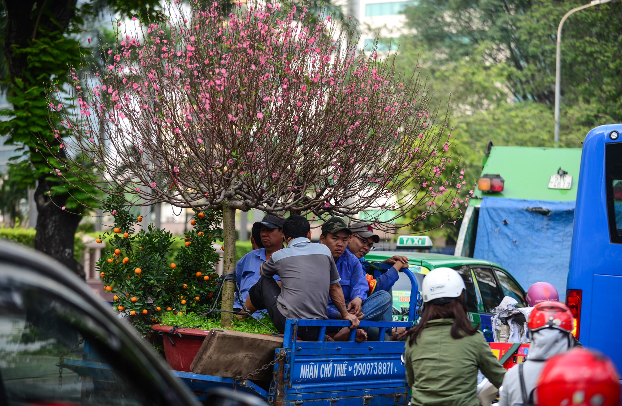 nhieu tuyen duong o Sai Gon ket xe dip can Tet anh 14