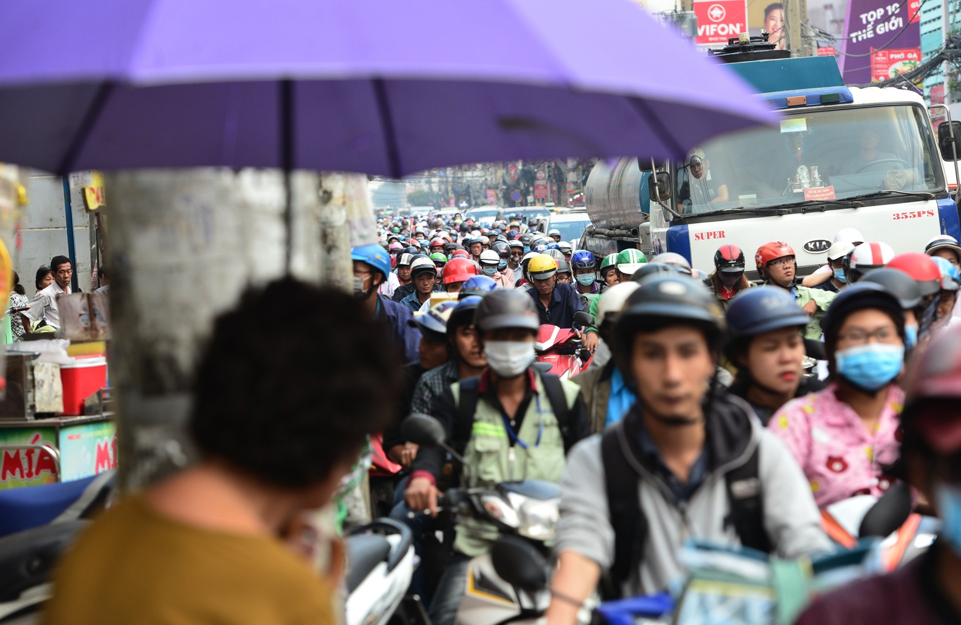 nhieu tuyen duong o Sai Gon ket xe dip can Tet anh 8