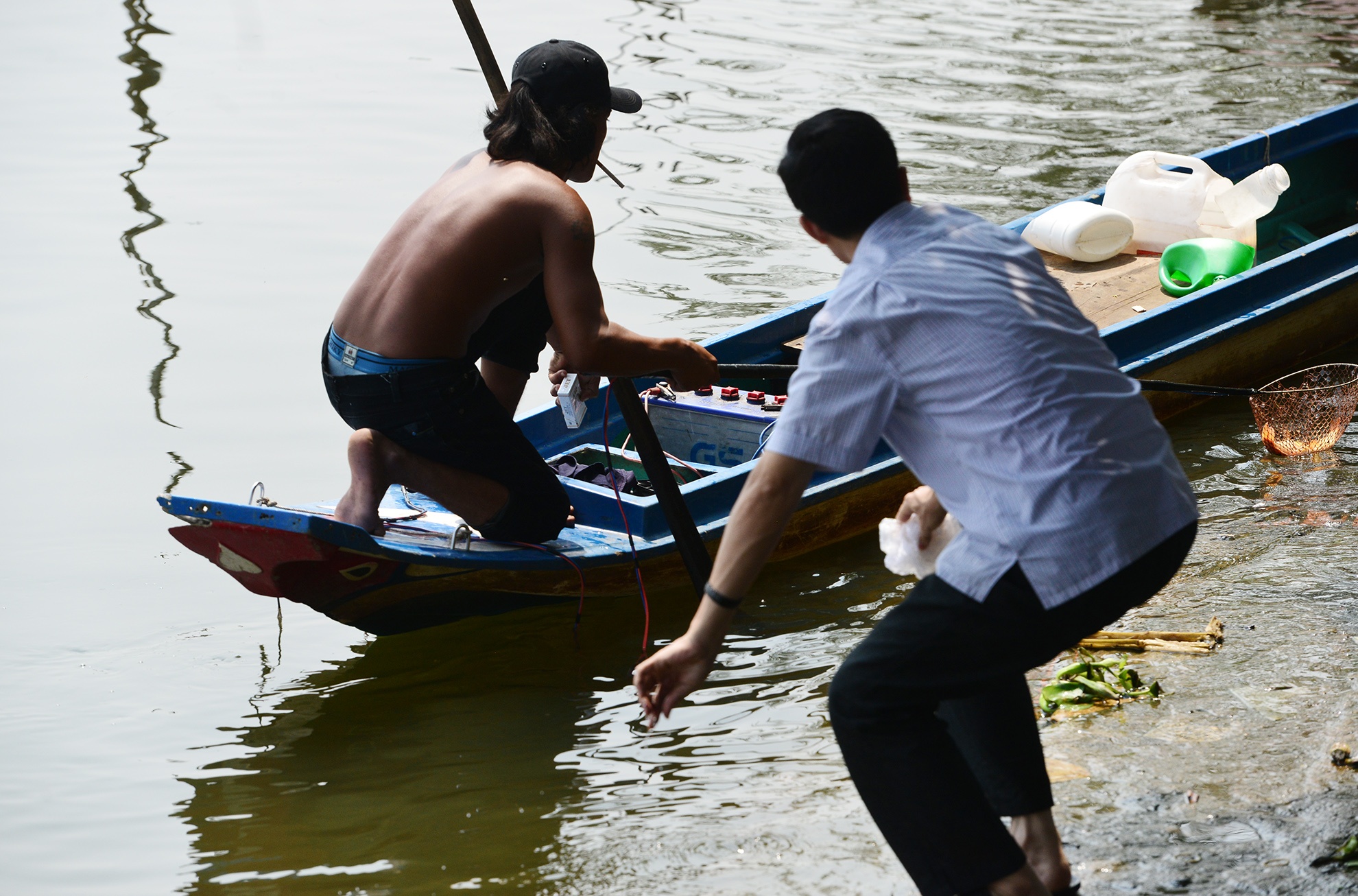bat ca phong sinh ban ngay truoc cong chua anh 13