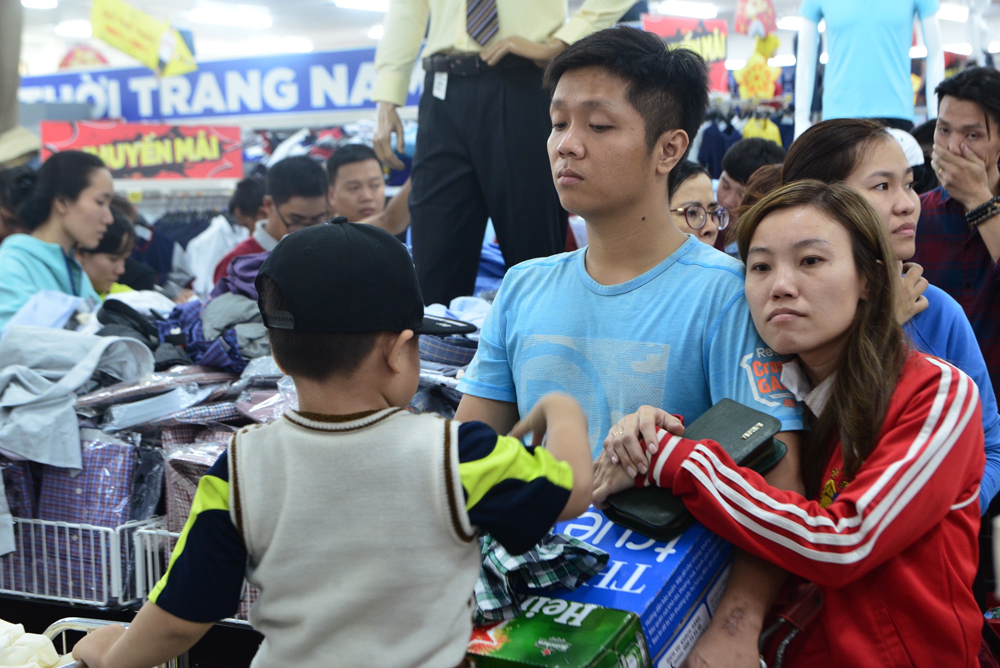 cho thanh toan khi mua sam Tet o Sai Gon anh 7