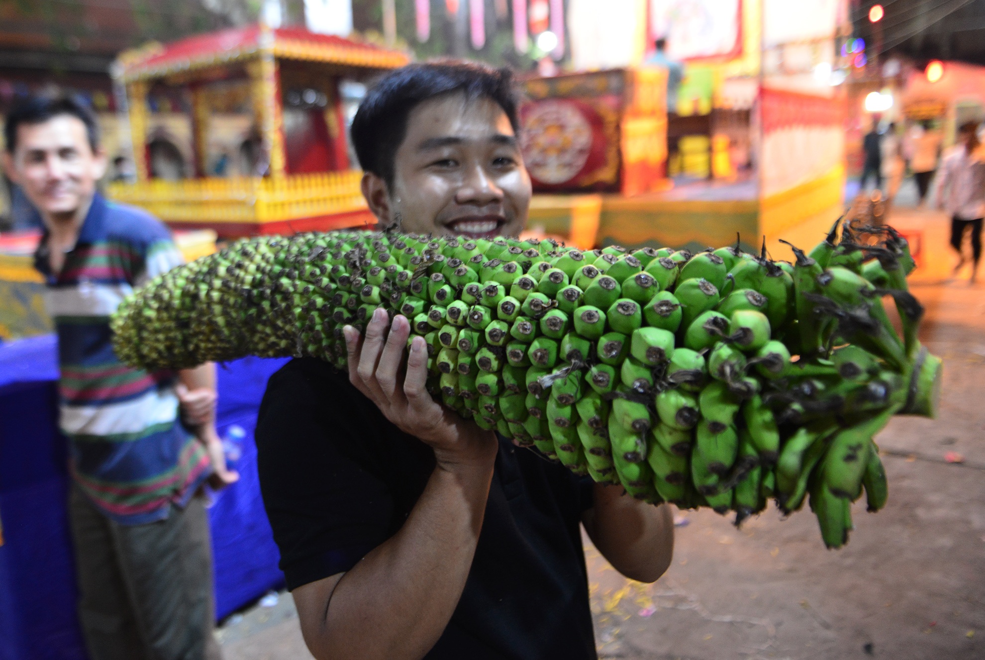 tranh do cung giua dem o mien Tay anh 16