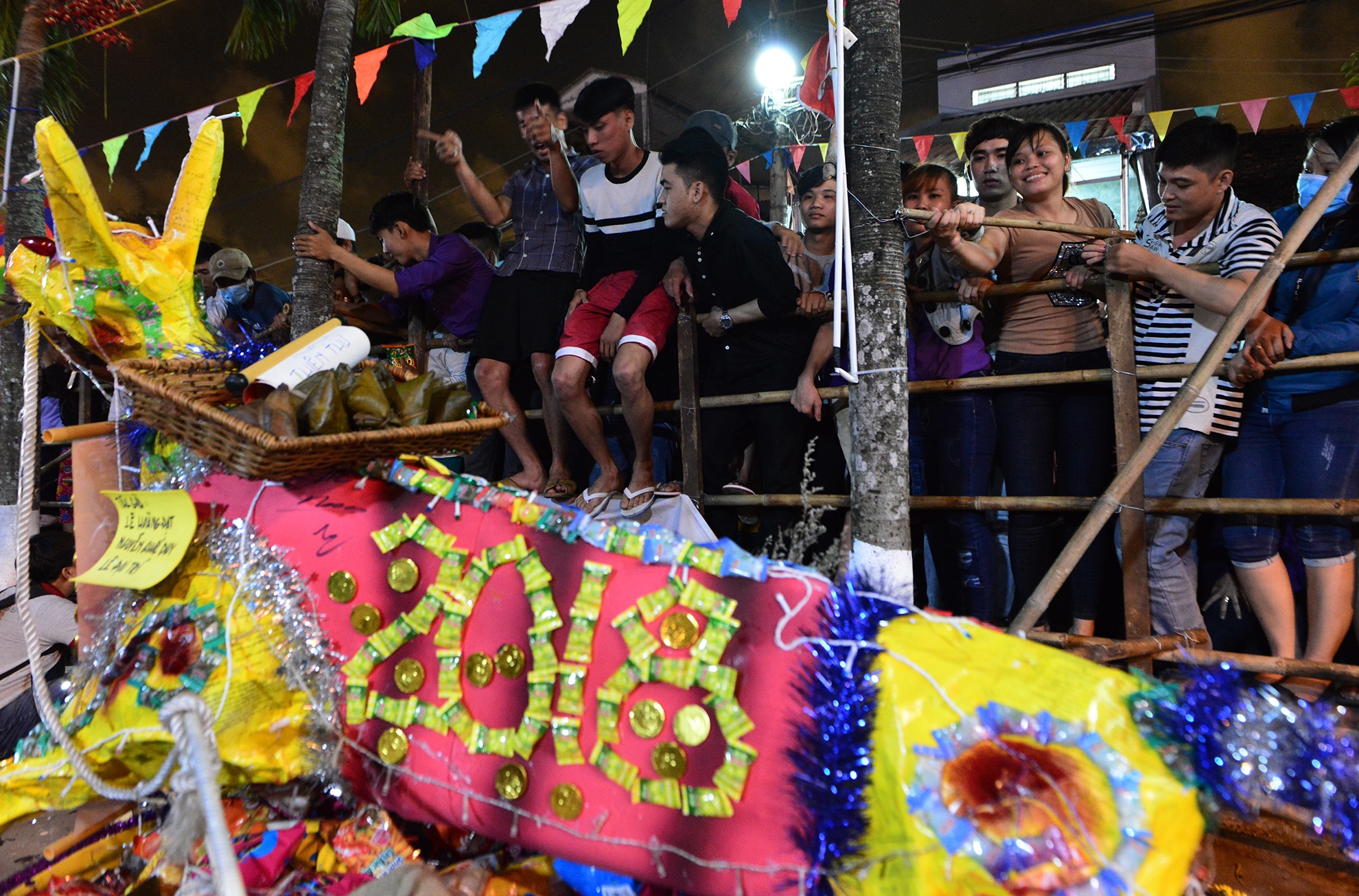 tranh do cung giua dem o mien Tay anh 5