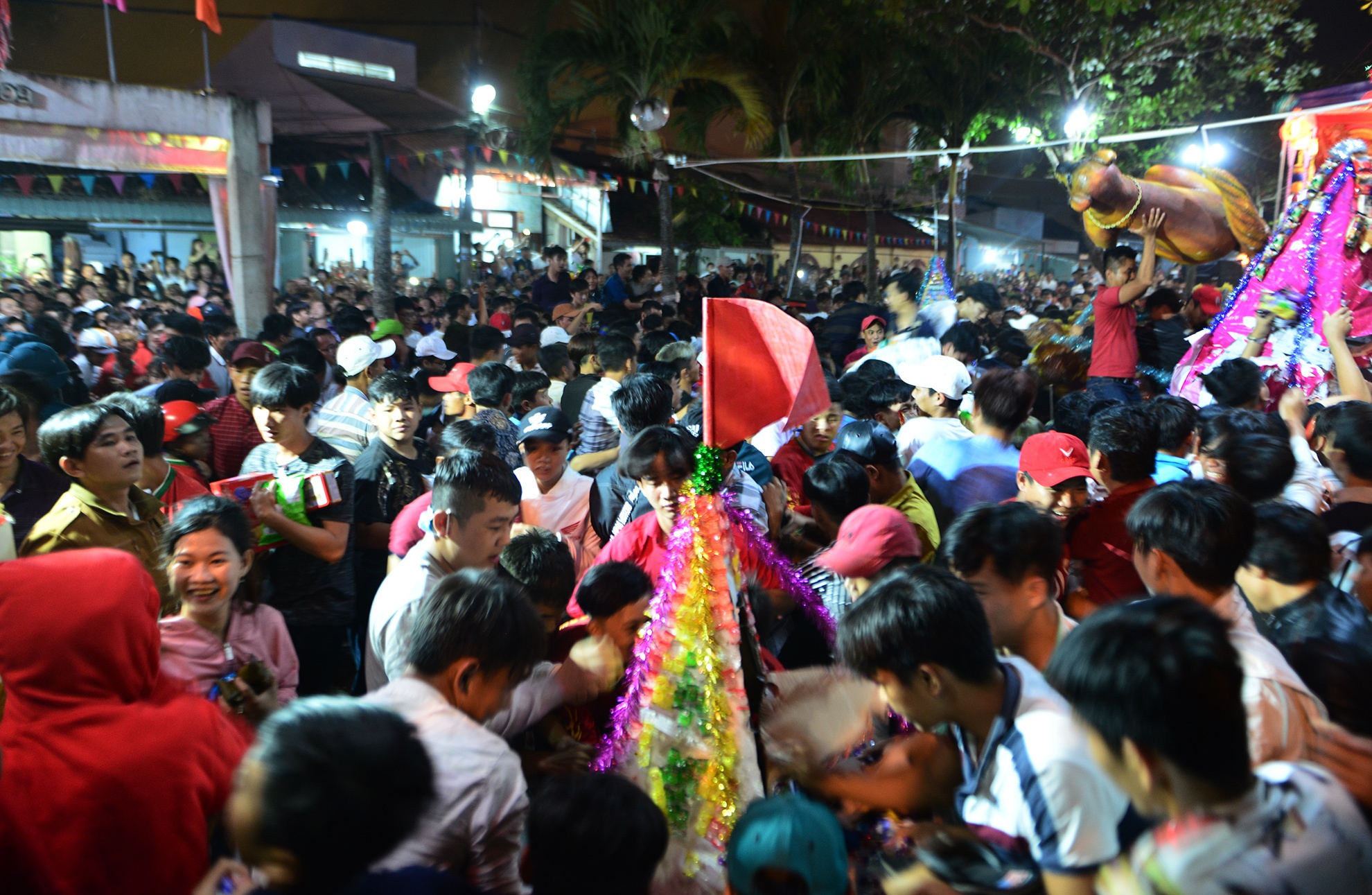 tranh do cung giua dem o mien Tay anh 7