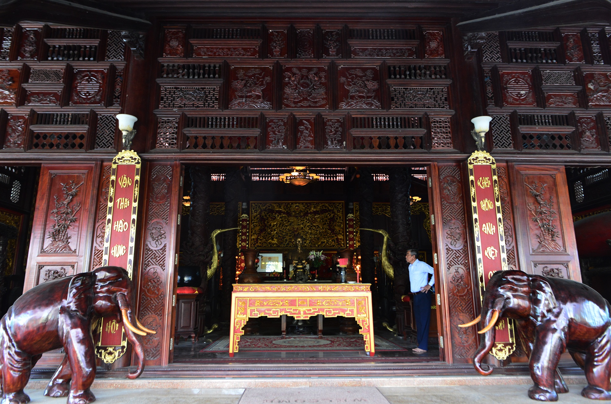 Dinh Tan Thong - noi ong Sau Khai thuong tra hinh anh