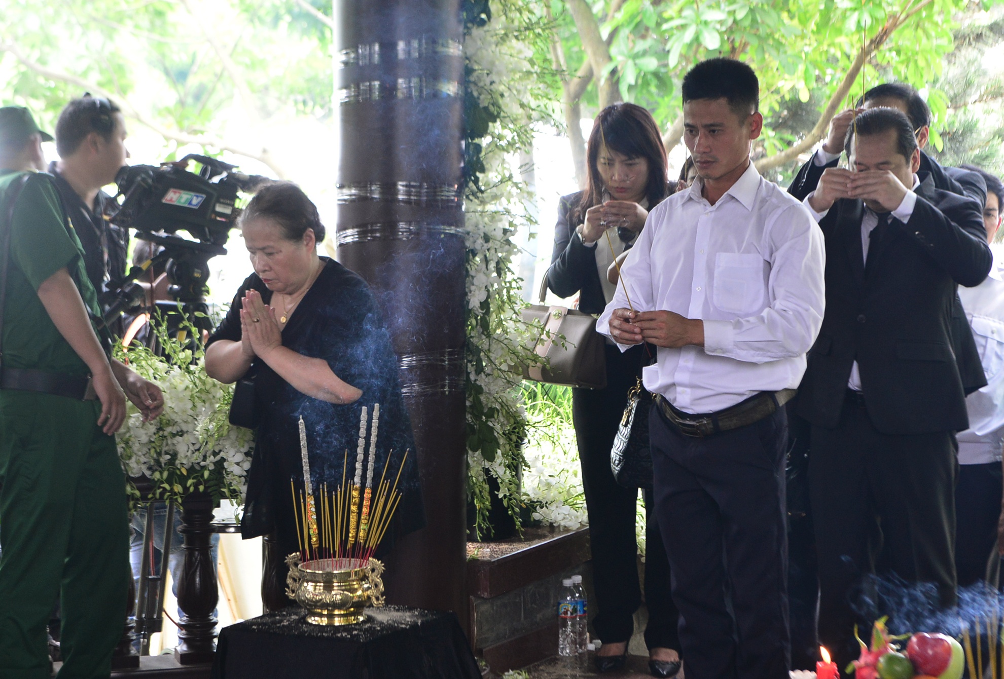 thap nhang tien nguyen Thu tuong Phan Van Khai anh 10