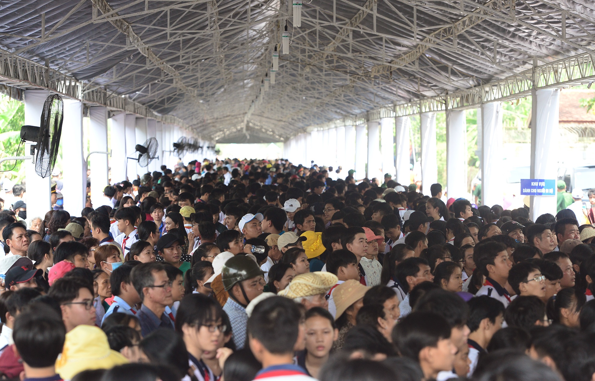 thap nhang tien nguyen Thu tuong Phan Van Khai anh 2