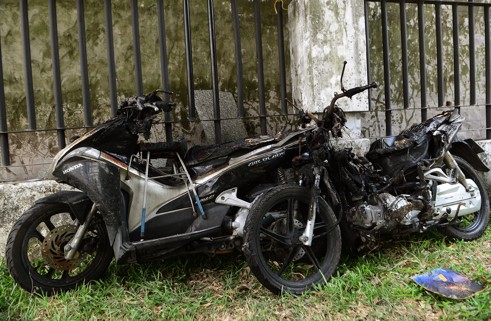 xe may chat thanh dong sau vu chay chung cu Carina anh 9