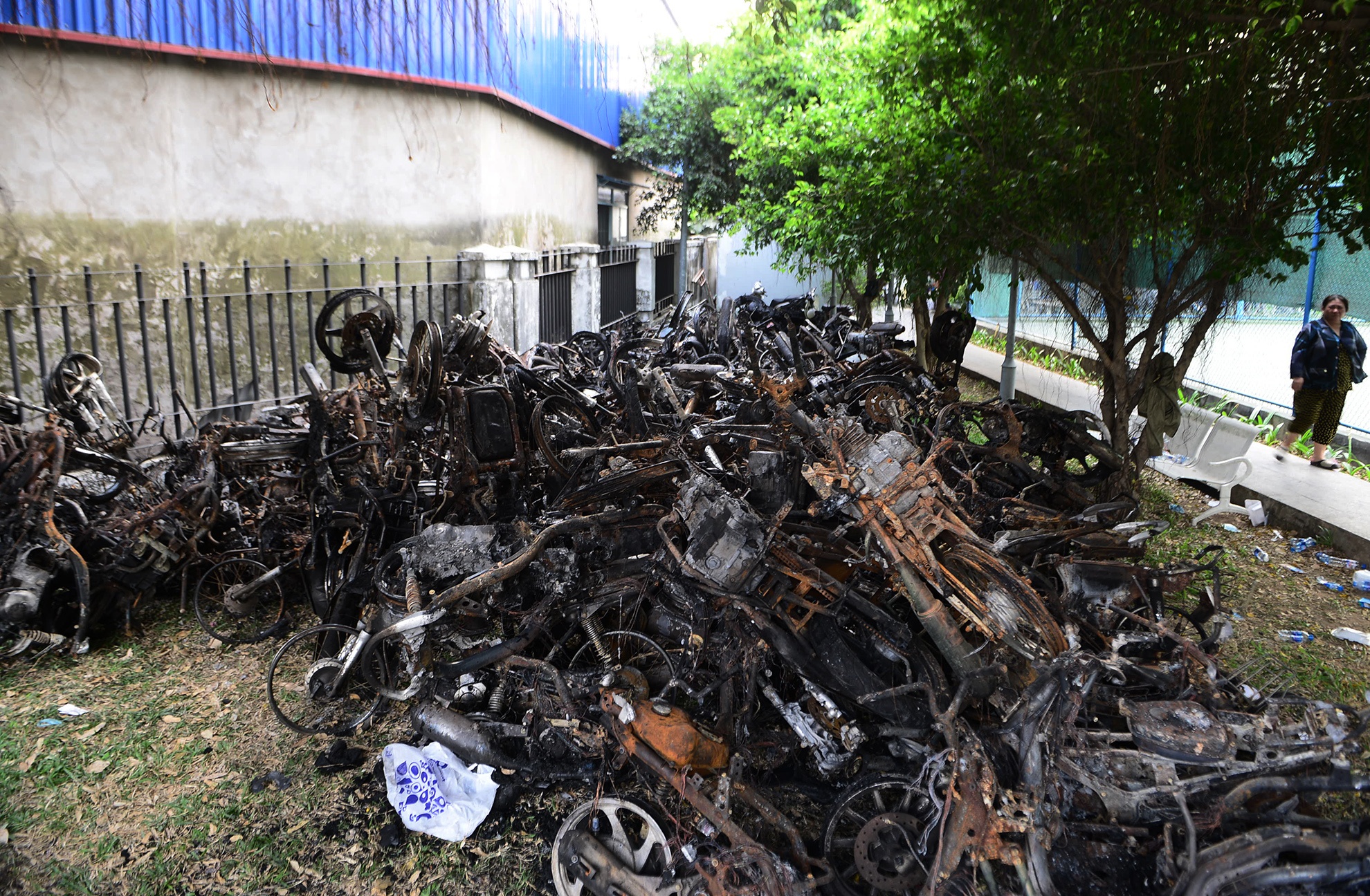 xe may chat thanh dong sau vu chay chung cu Carina anh 11