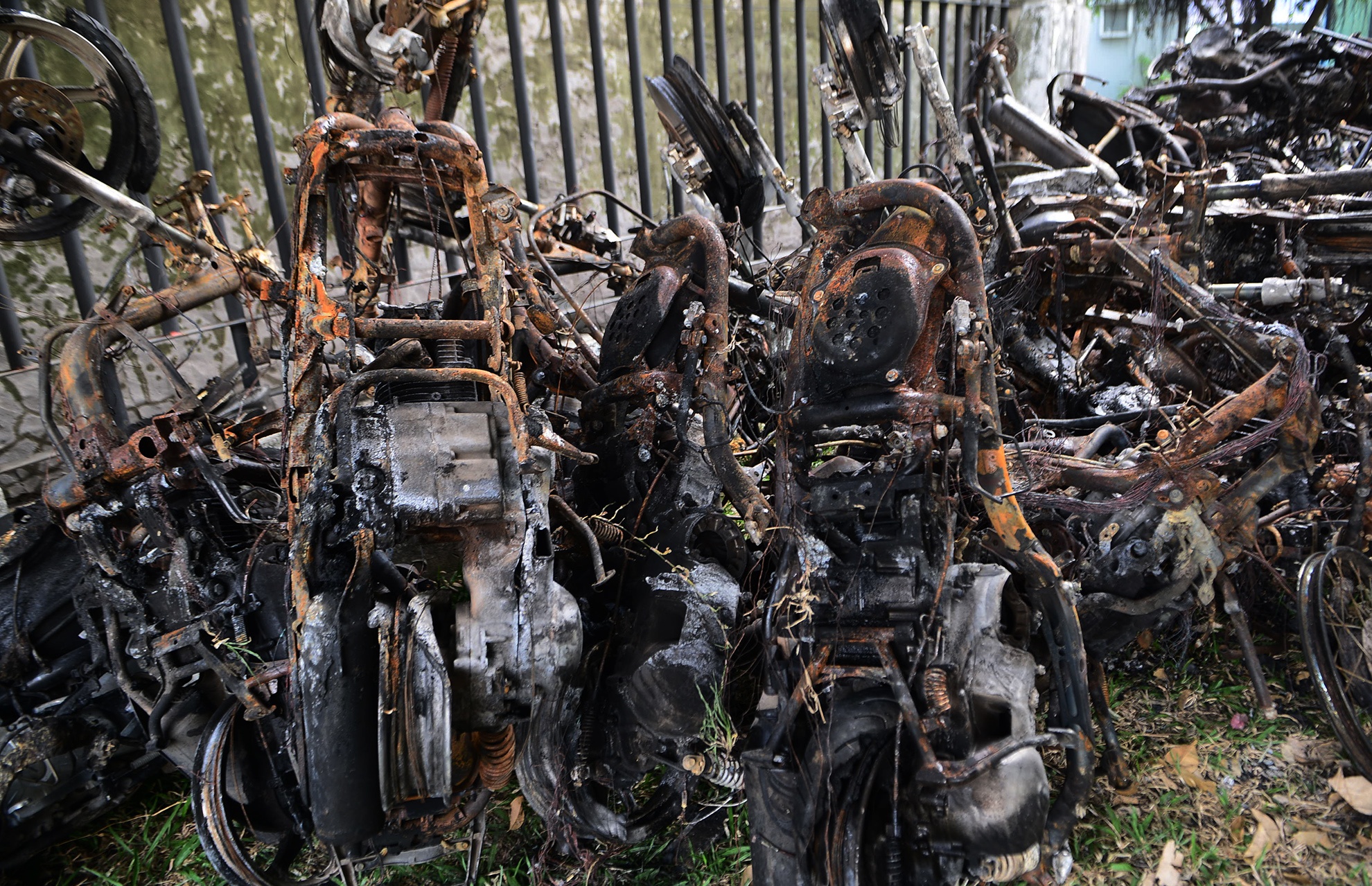 xe may chat thanh dong sau vu chay chung cu Carina anh 7