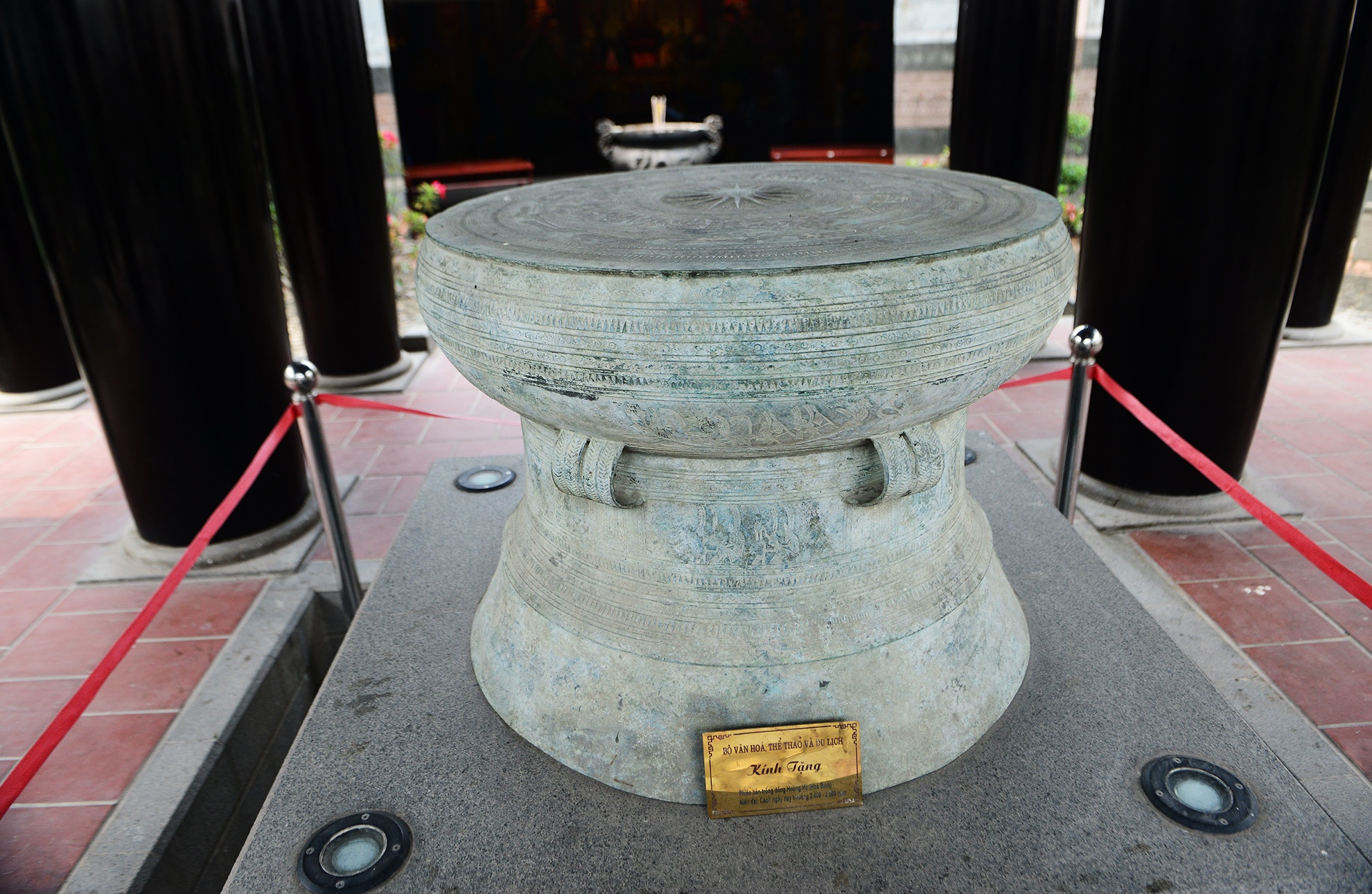 Den tuong niem cac Vua Hung o TP.HCM anh 11