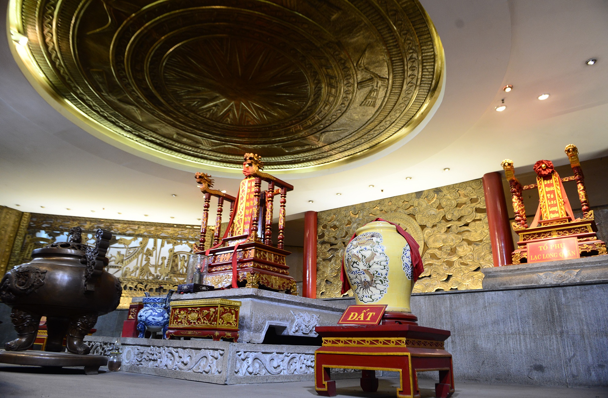 Den tuong niem cac Vua Hung o TP.HCM anh 13