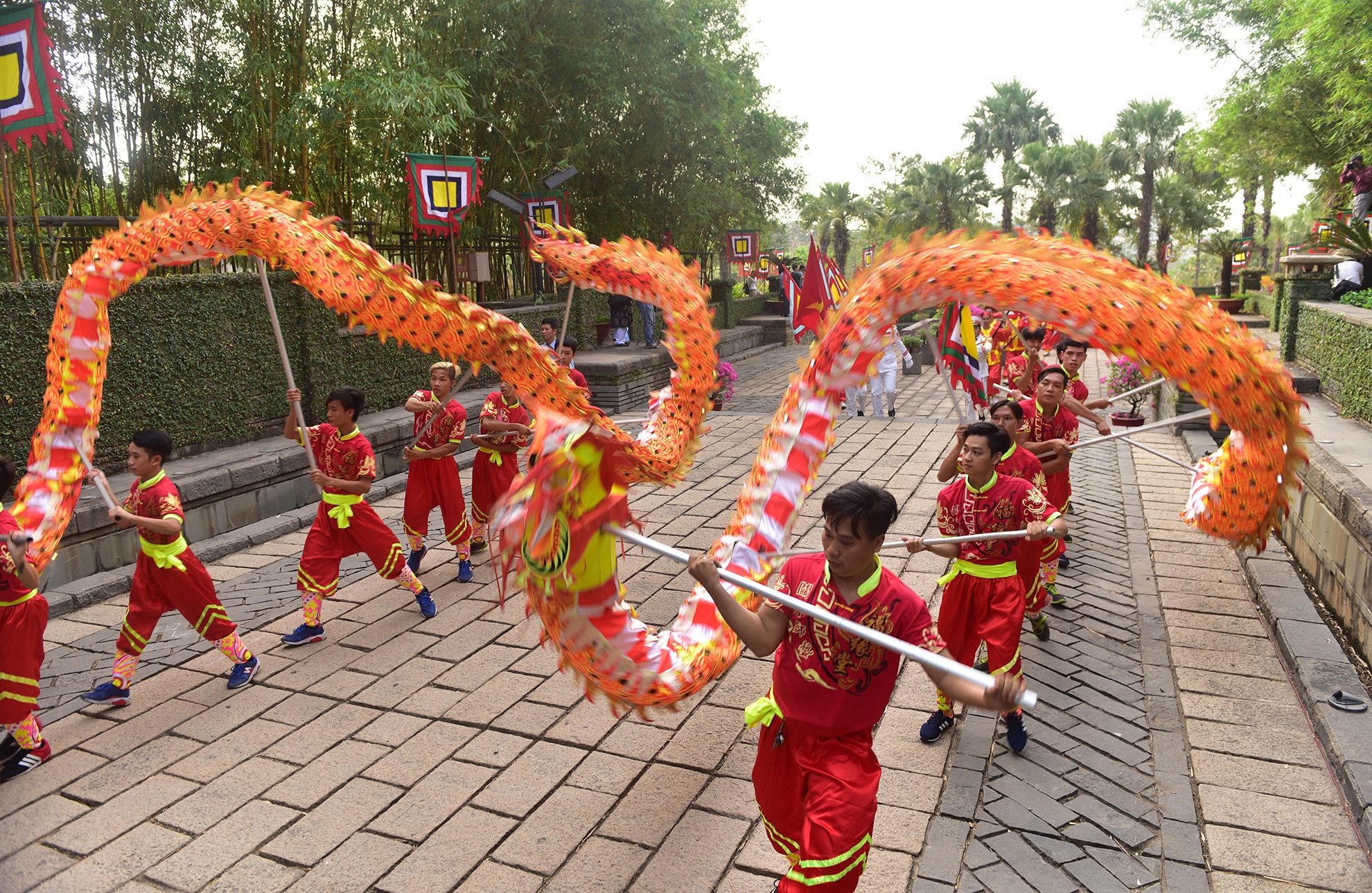 Den tuong niem cac Vua Hung o TP.HCM anh 5