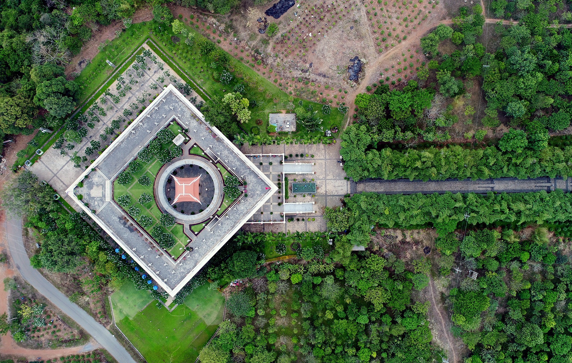 Den tuong niem cac Vua Hung o TP.HCM anh 9