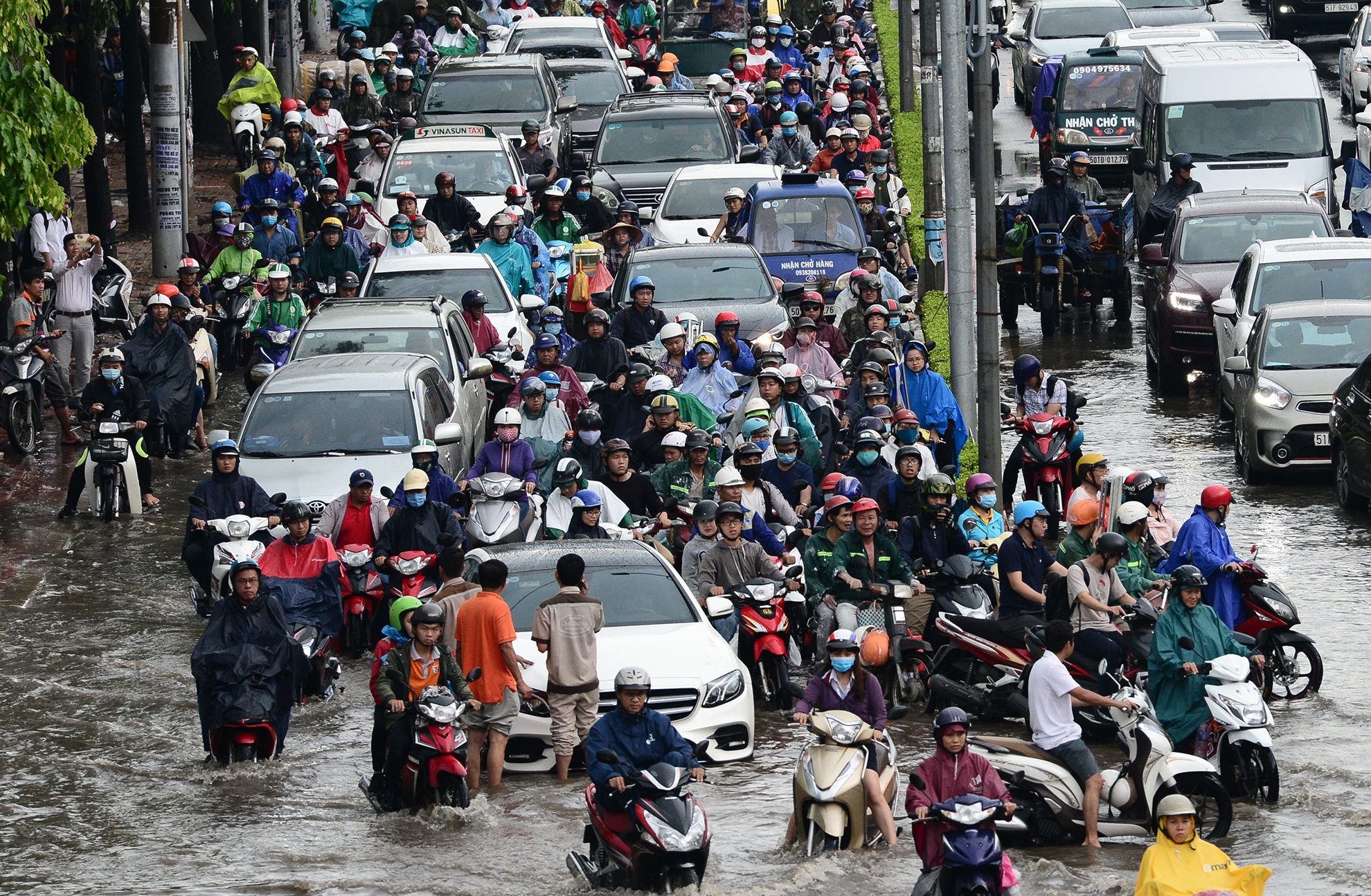 duong nguyen huu canh ngap anh 12