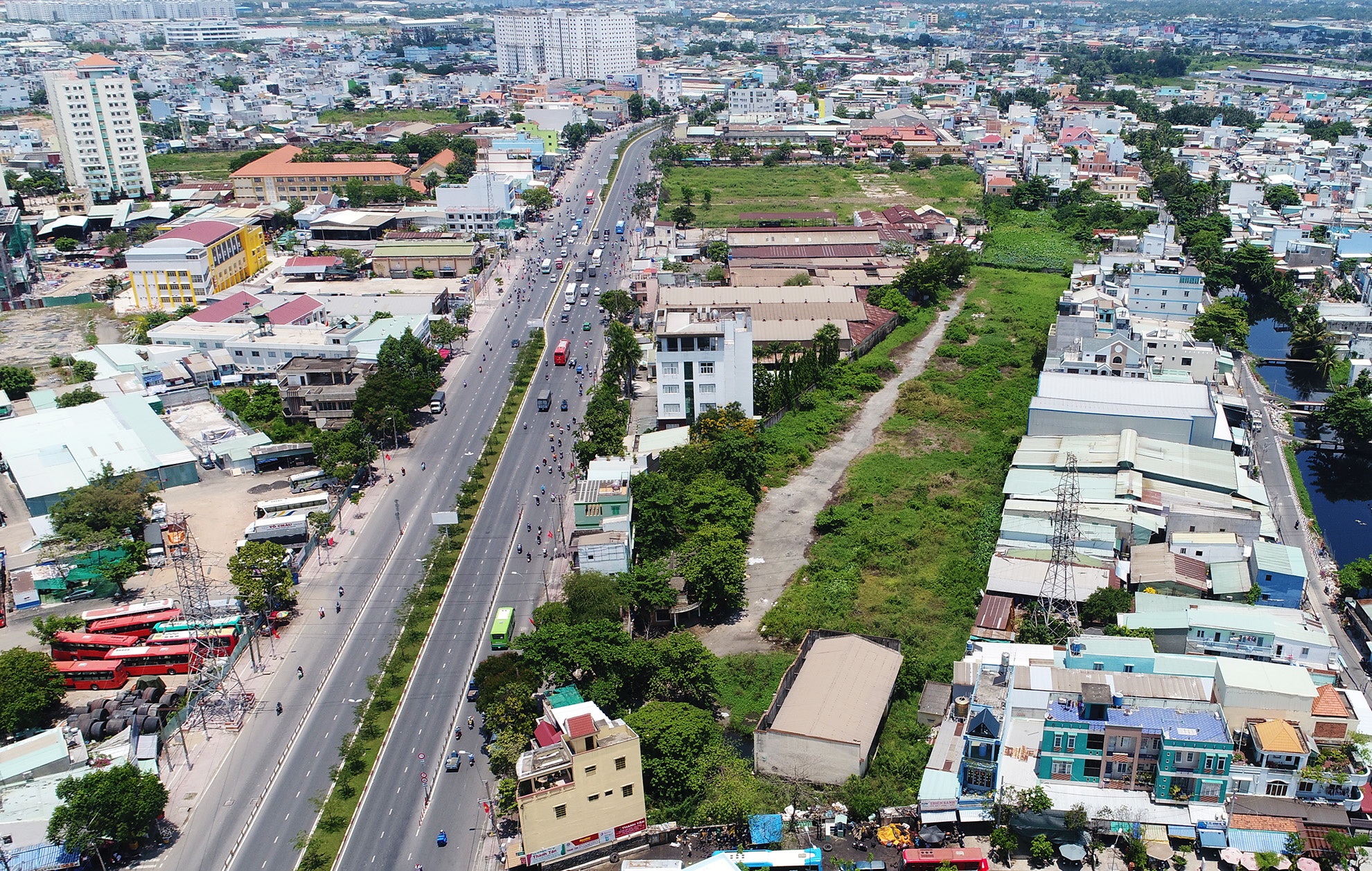 4 khu dat bo hoang ben duong Kinh Duong Vuong anh 5